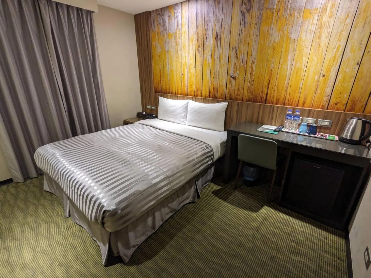 Bed in Ximen Hotel B