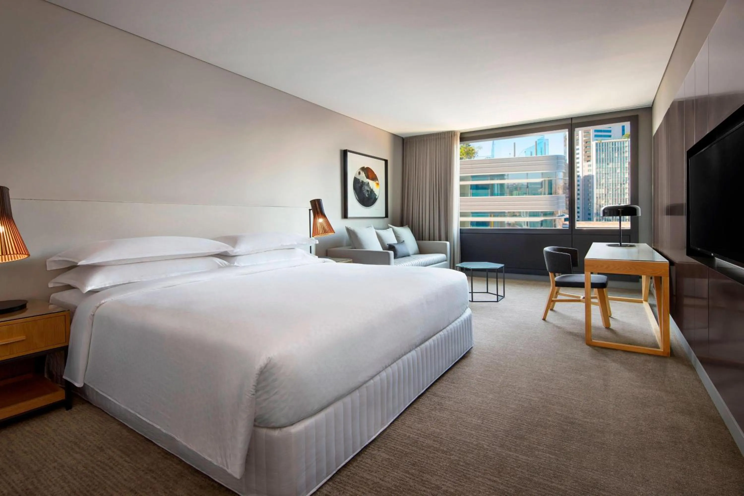 Photo of the whole room, Bed in Four Points by Sheraton Sydney, Central Park