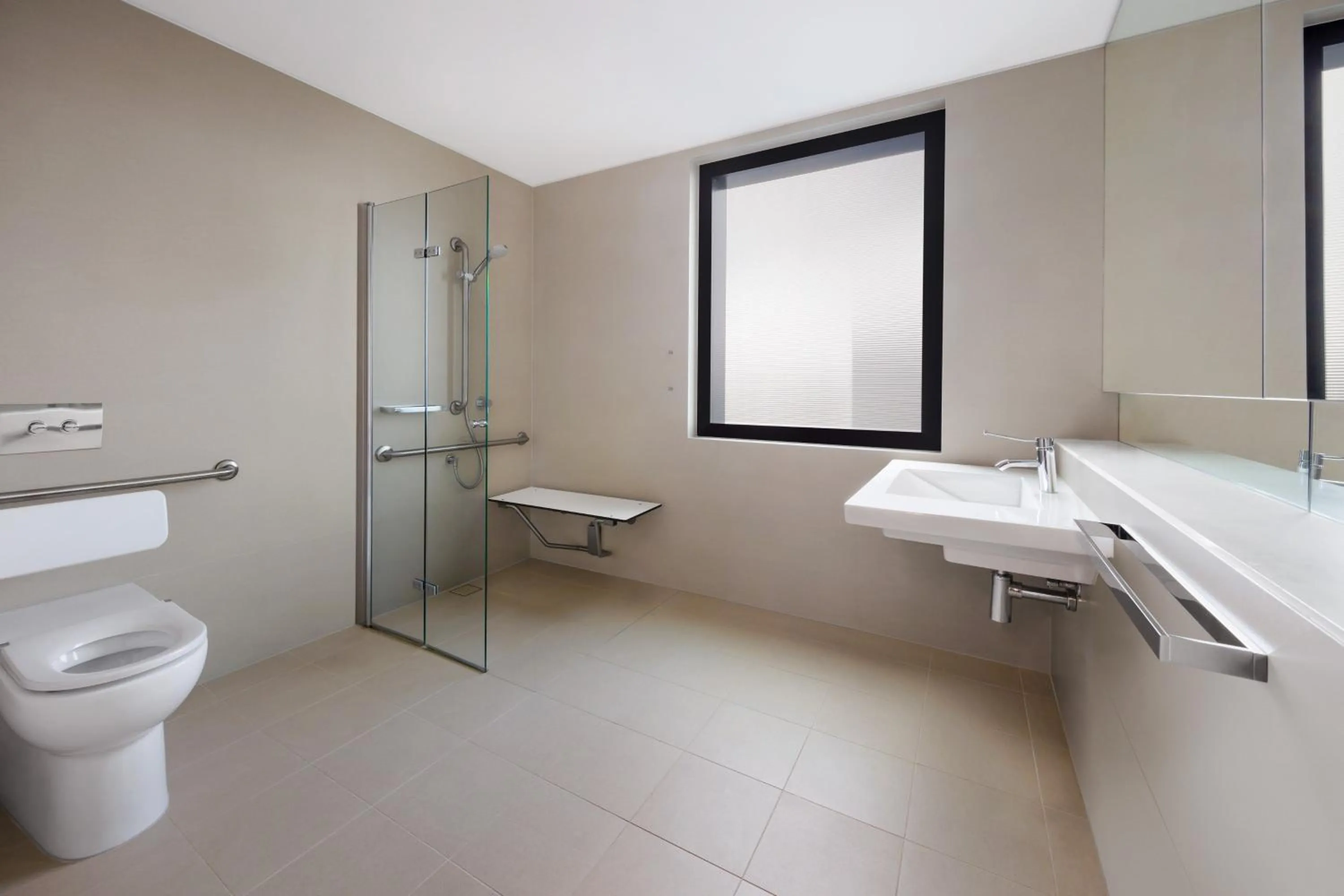 Bathroom in Four Points by Sheraton Sydney, Central Park