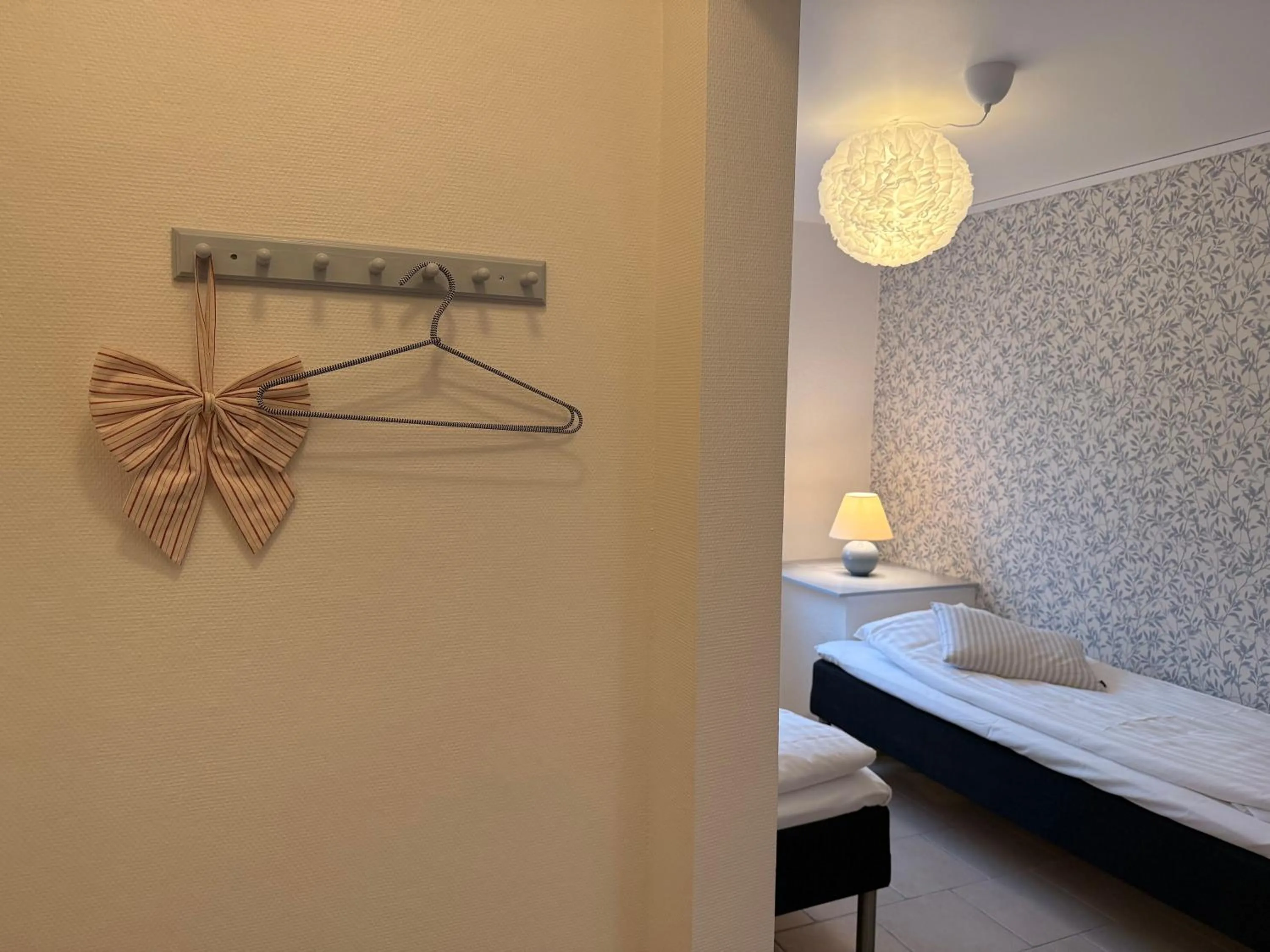 Twin Room with Bathroom in Guesthouse Hune
