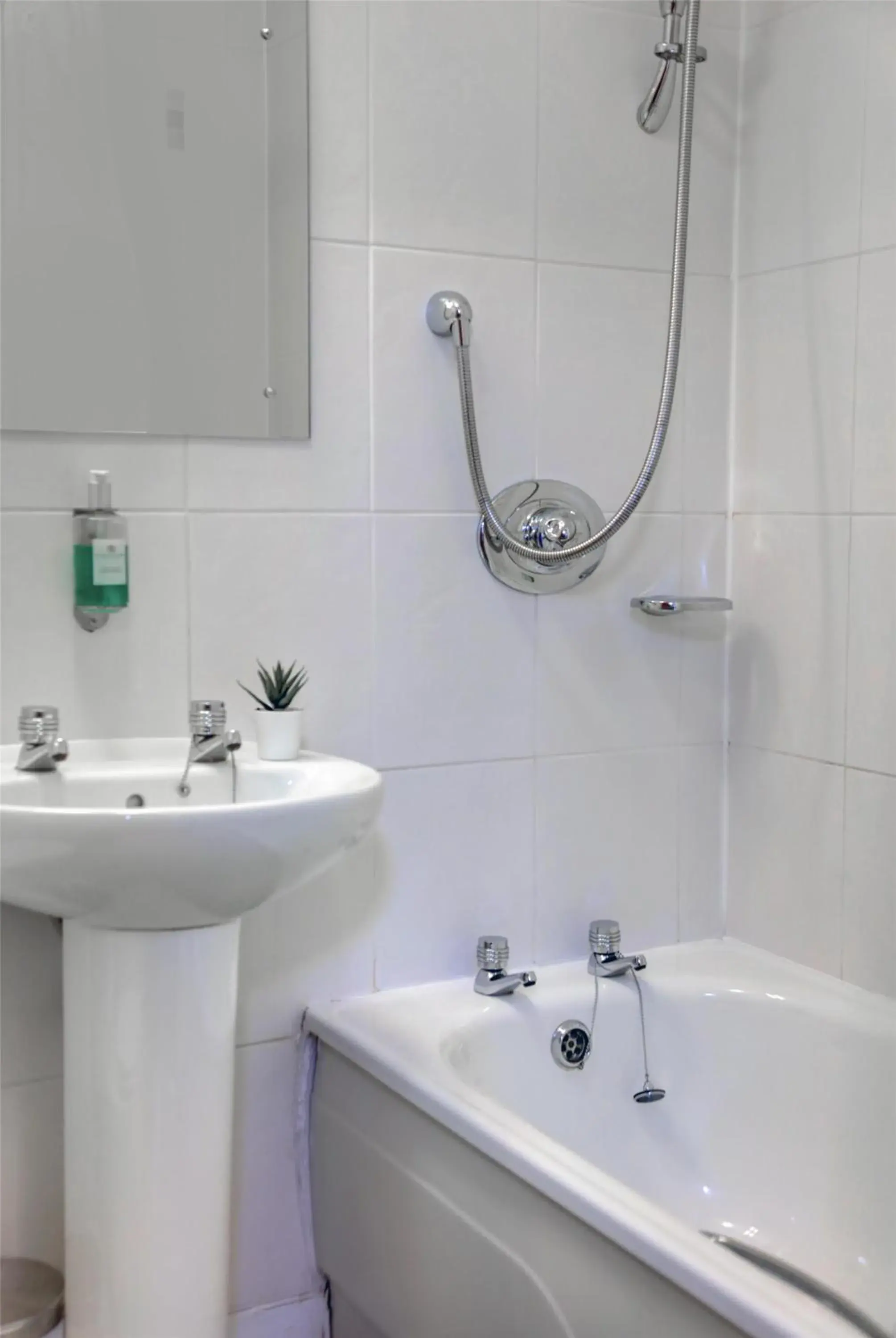 Bedroom in Best Western Balgeddie House Hotel Bedroom in Best Western Balgeddie House Hotel