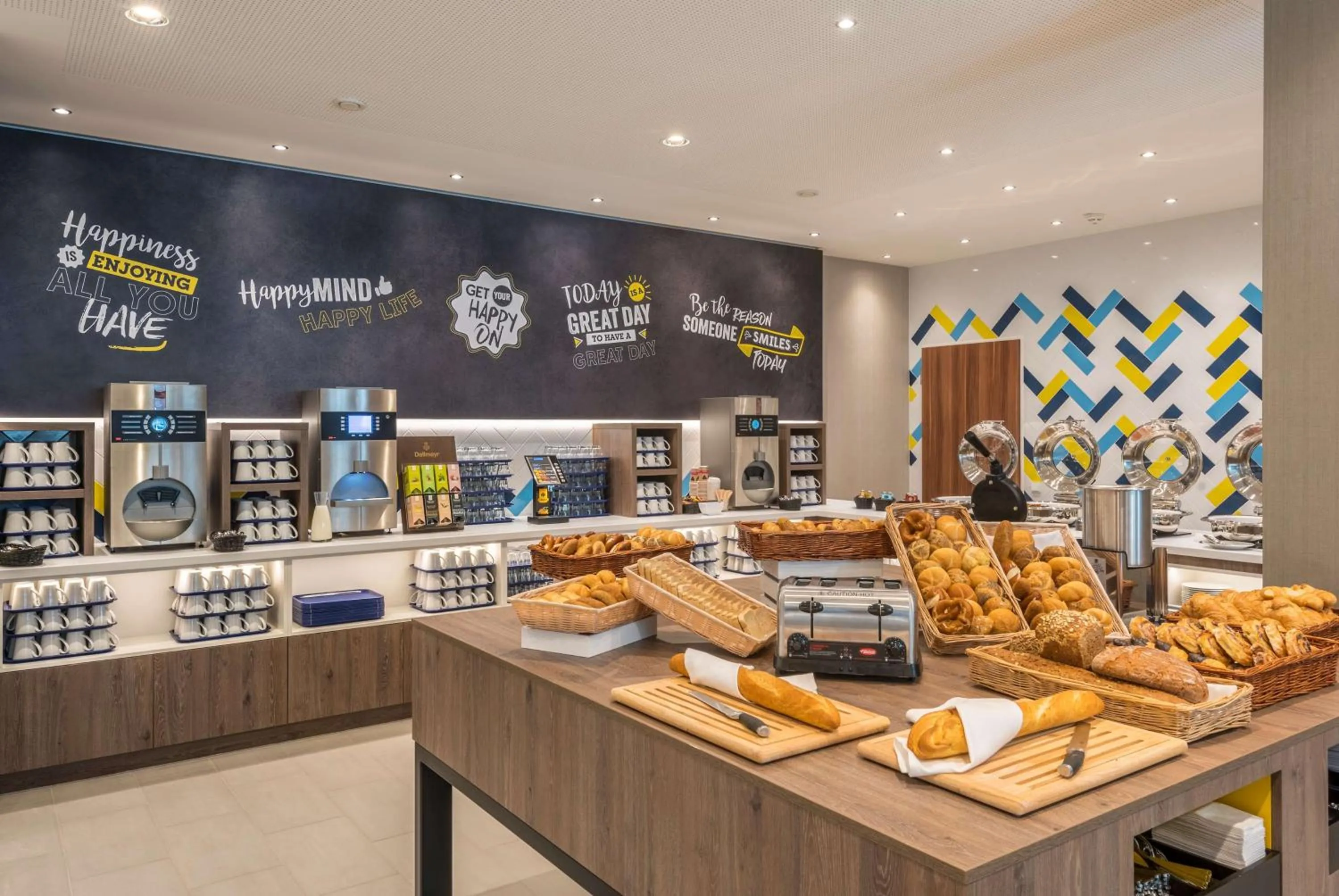 Dining area in Hampton By Hilton Munich City West