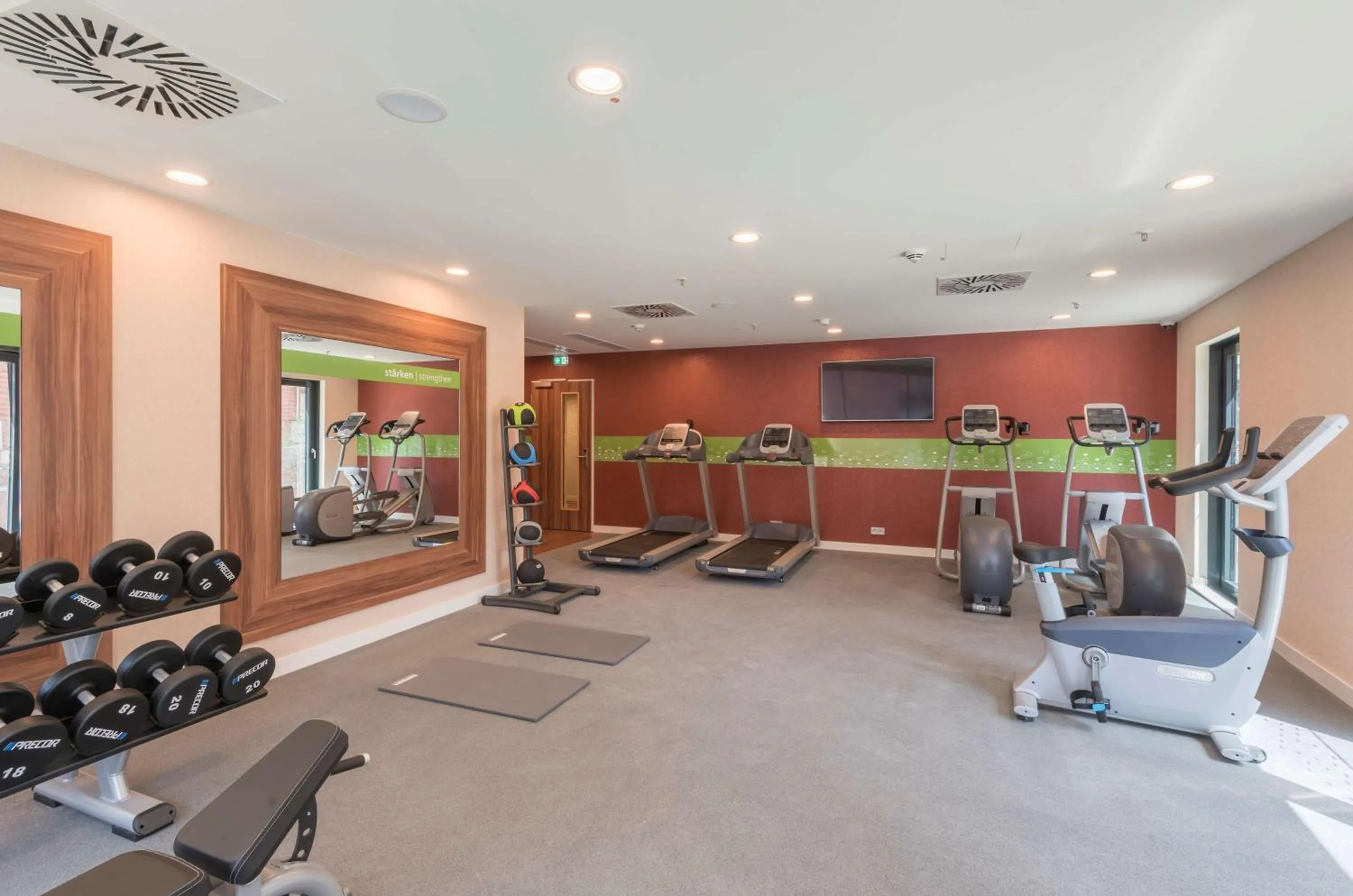 Fitness centre/facilities in Hampton By Hilton Munich City West