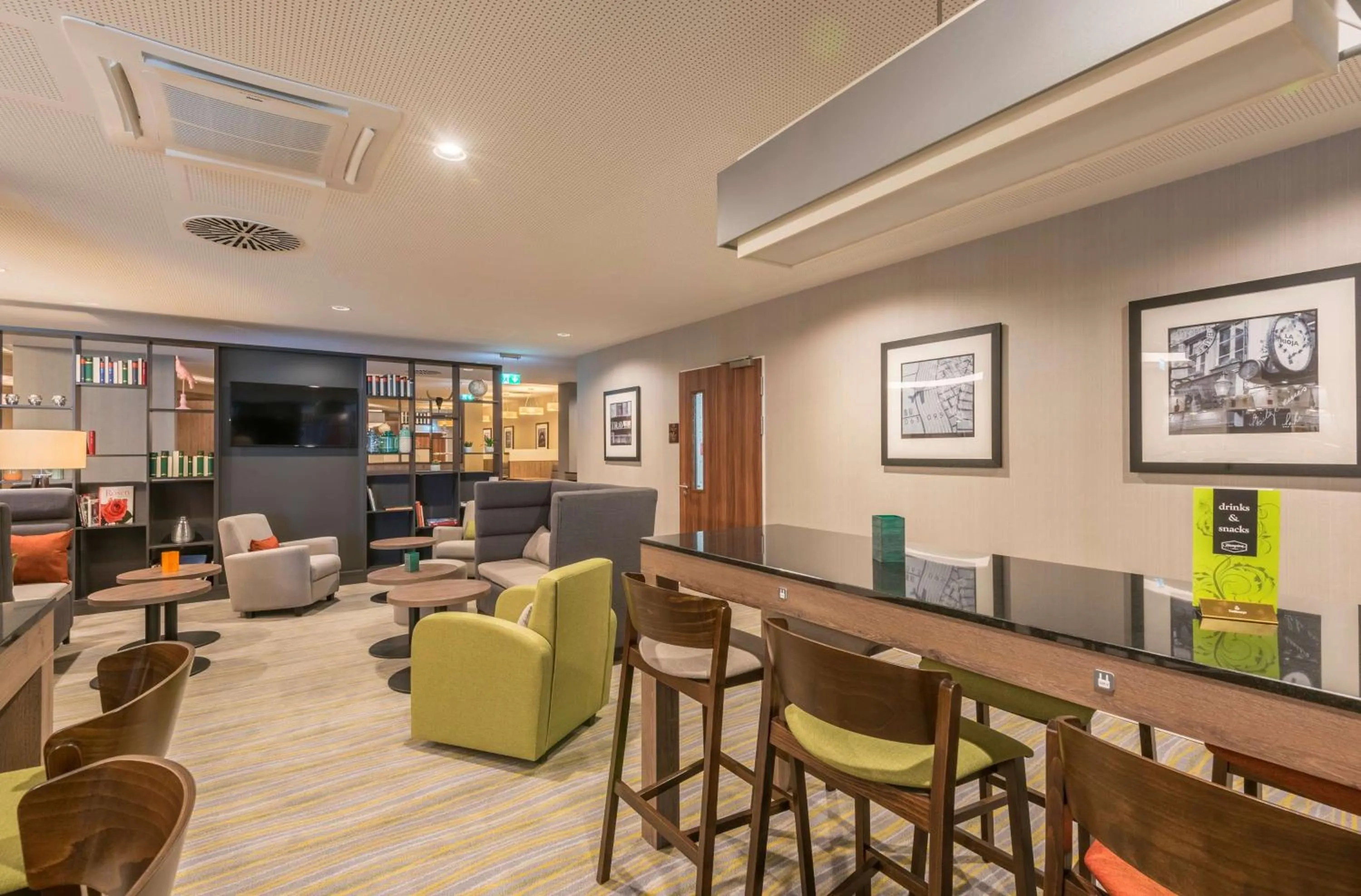 Lobby or reception in Hampton By Hilton Munich City West