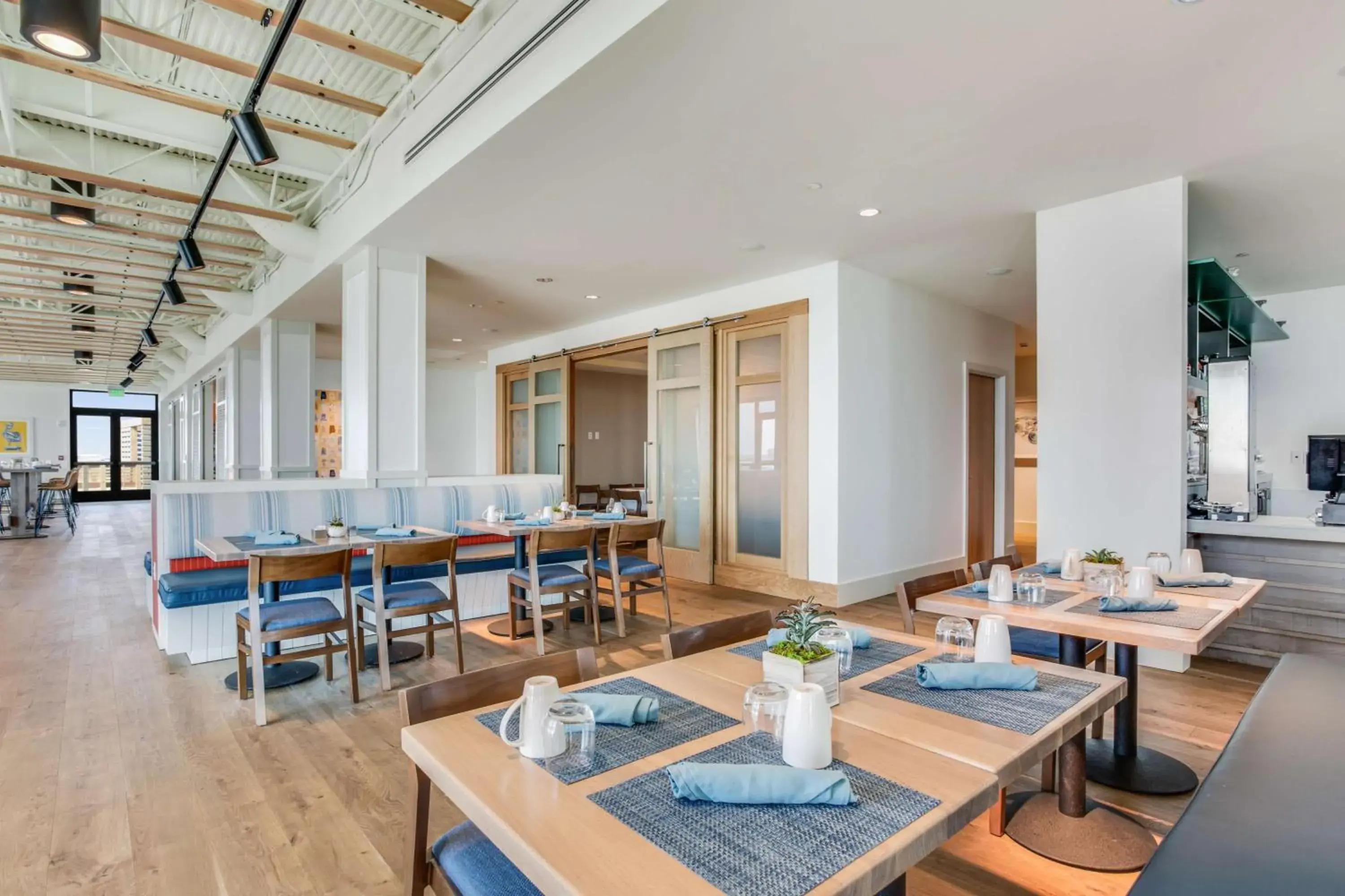 Restaurant/places to eat in The Lodge at Gulf State Park, A Hilton Hotel Restaurant/places to eat in The Lodge at Gulf State Park, A Hilton Hotel