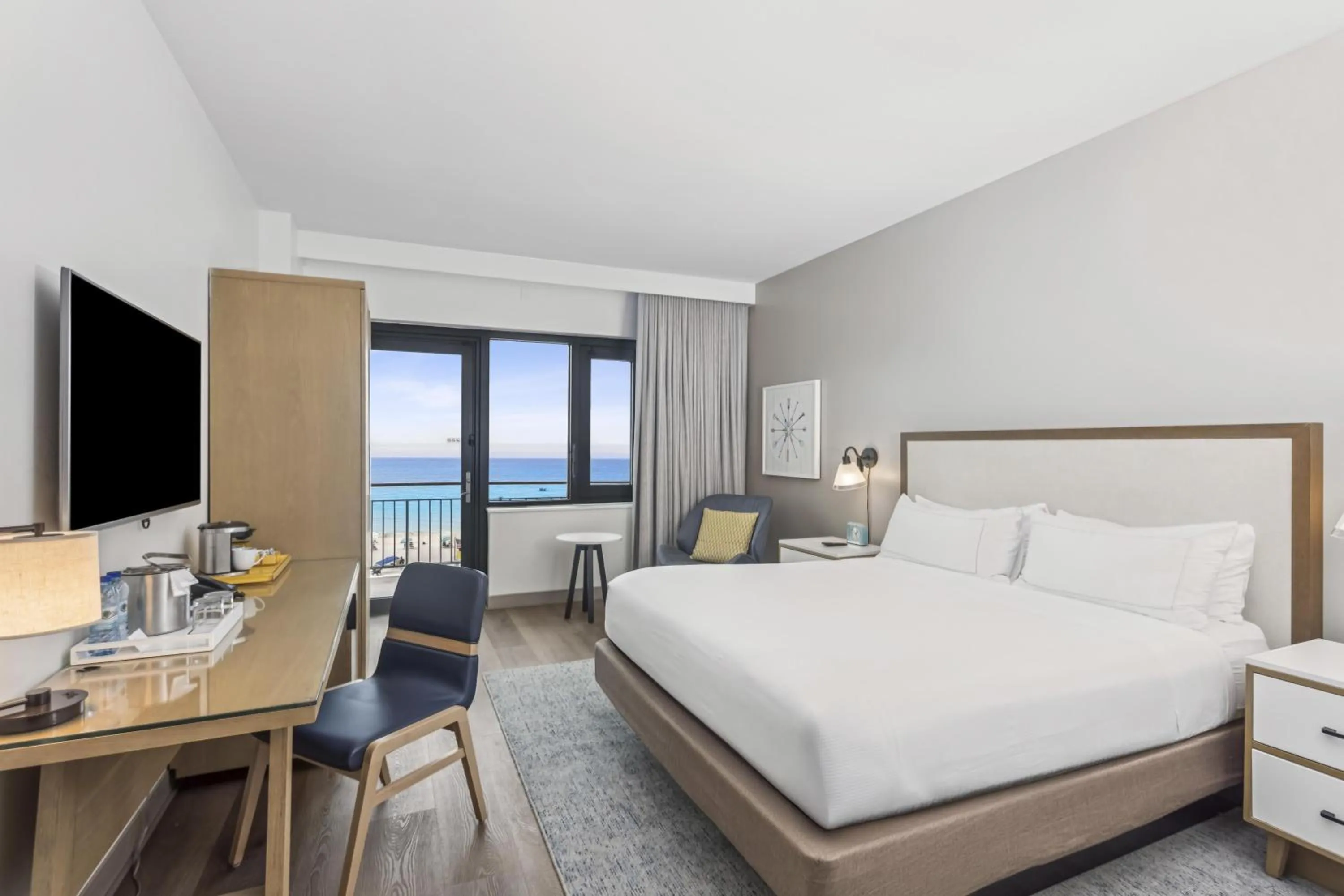 Bed in The Lodge at Gulf State Park, A Hilton Hotel