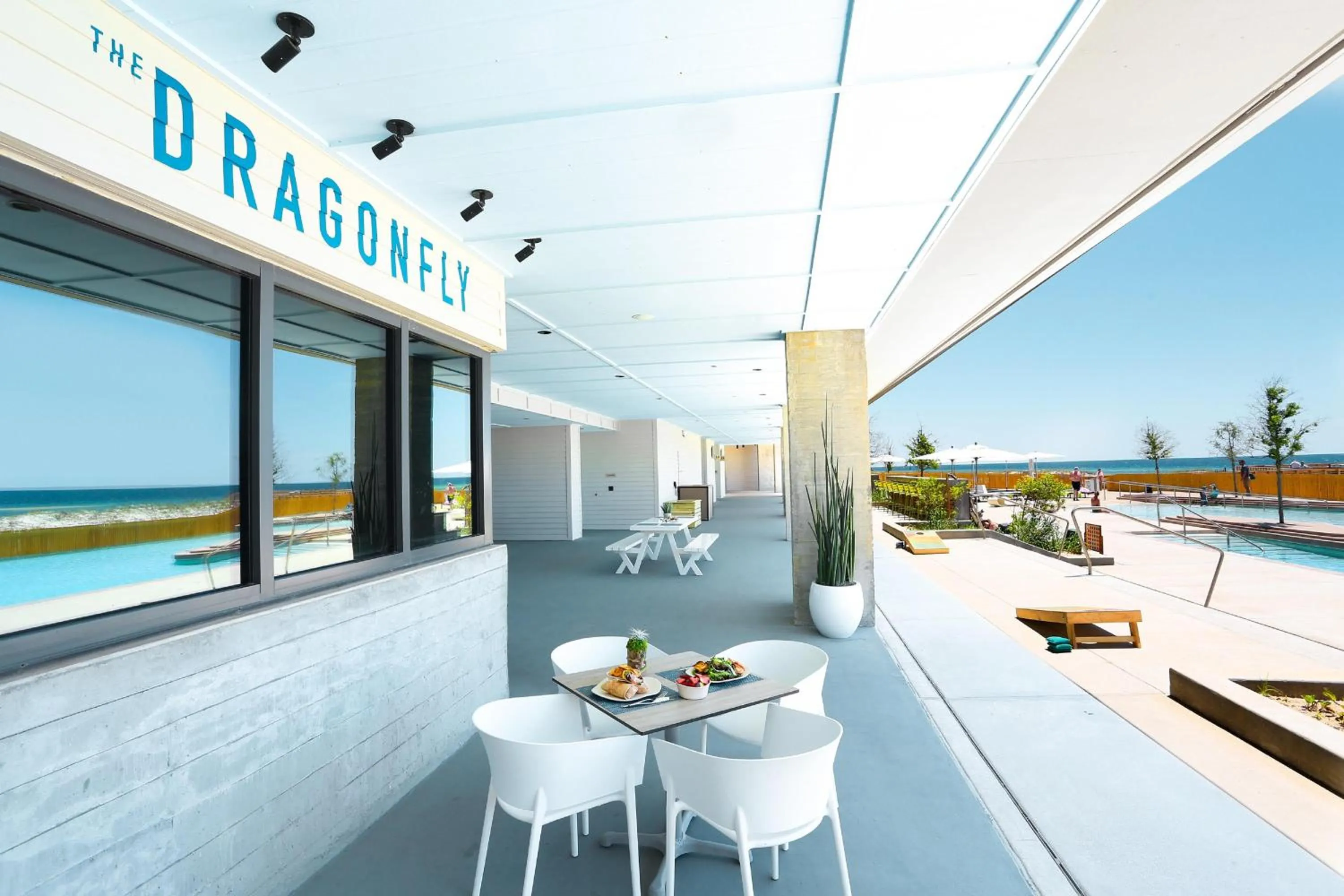 Lounge or bar in The Lodge at Gulf State Park, A Hilton Hotel
