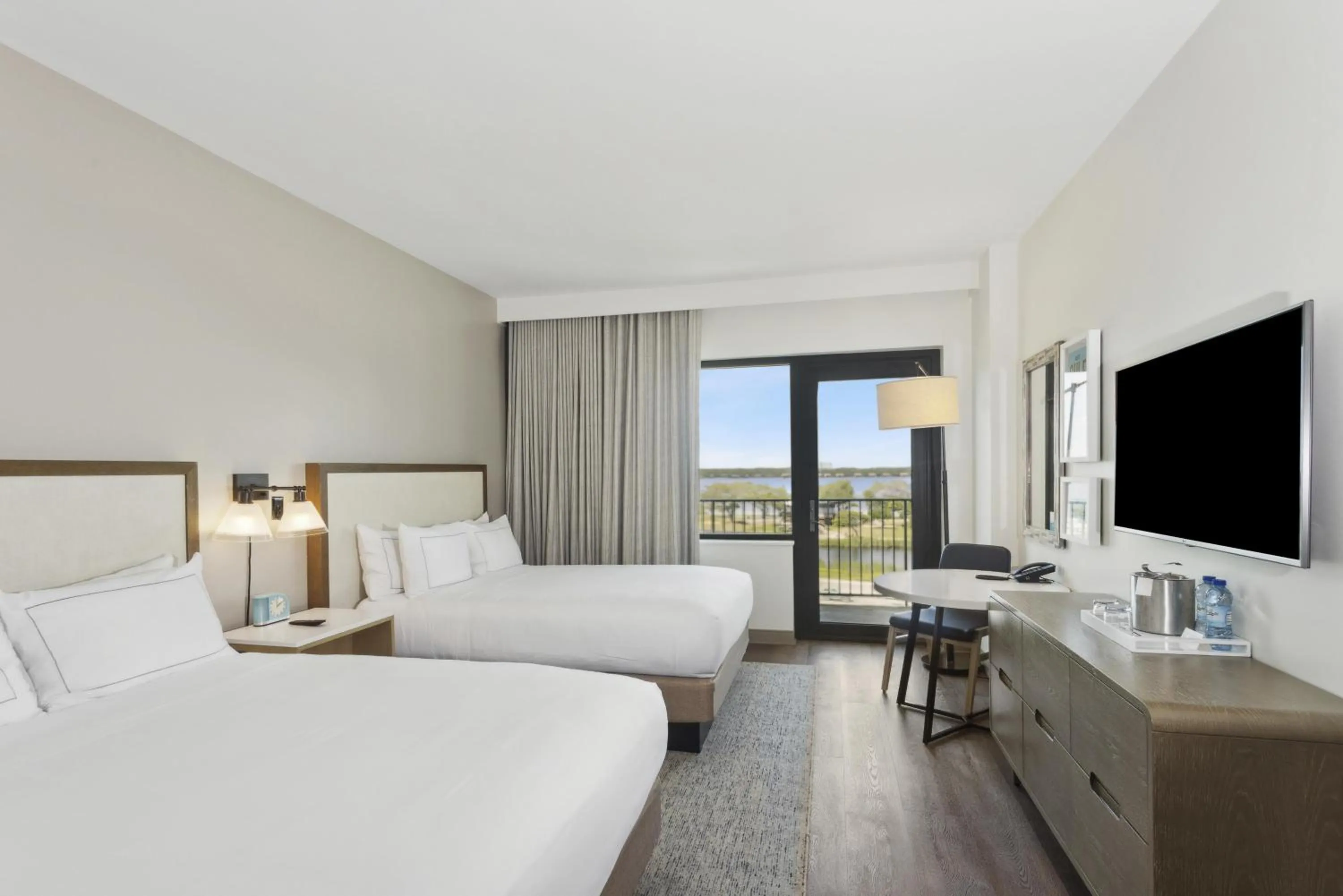 Bed in The Lodge at Gulf State Park, A Hilton Hotel