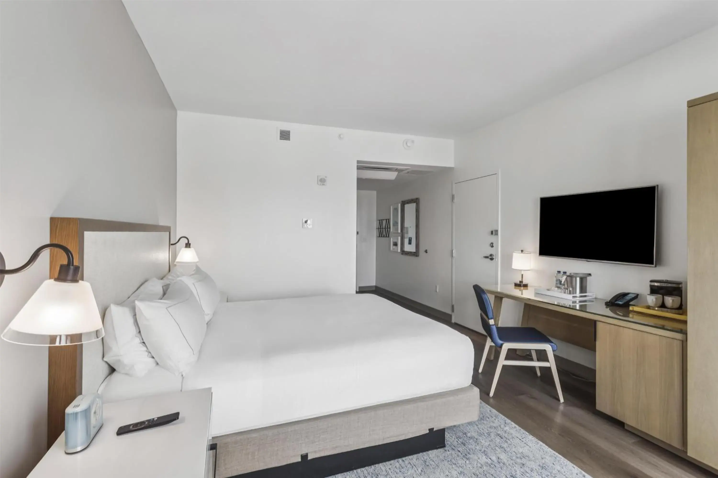 King Room with Balcony - Mobility Accessible in The Lodge at Gulf State Park, A Hilton Hotel King Room with Balcony - Mobility Accessible in The Lodge at Gulf State Park, A Hilton Hotel