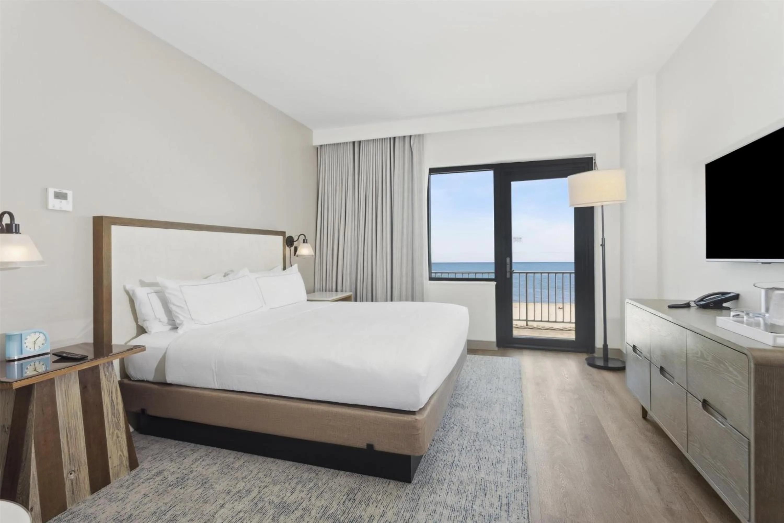 Bed in The Lodge at Gulf State Park, A Hilton Hotel