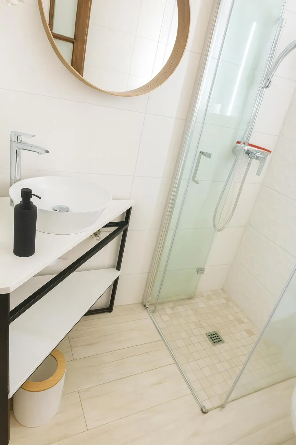 Shower in JoValiMarAnt