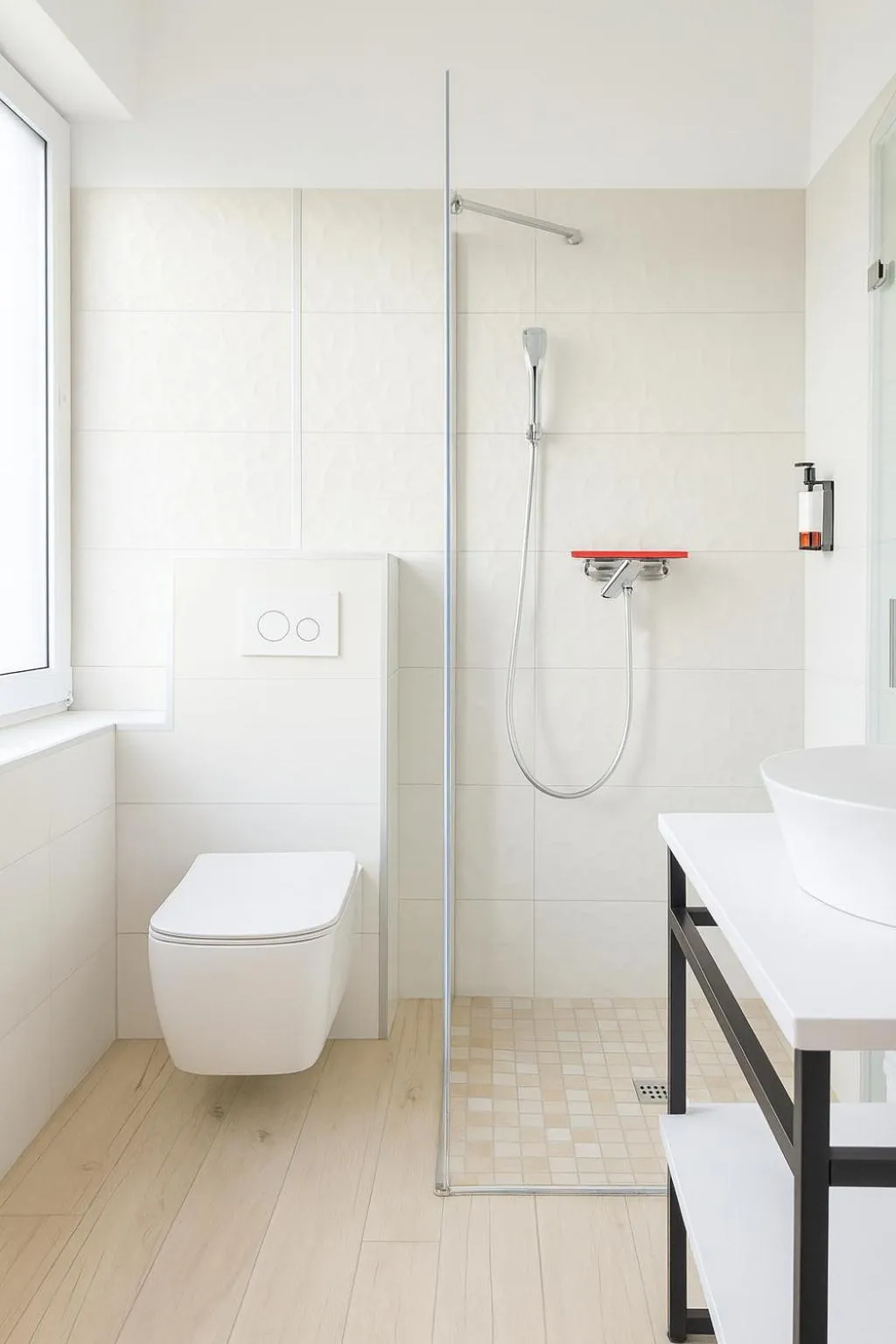 Shower in JoValiMarAnt