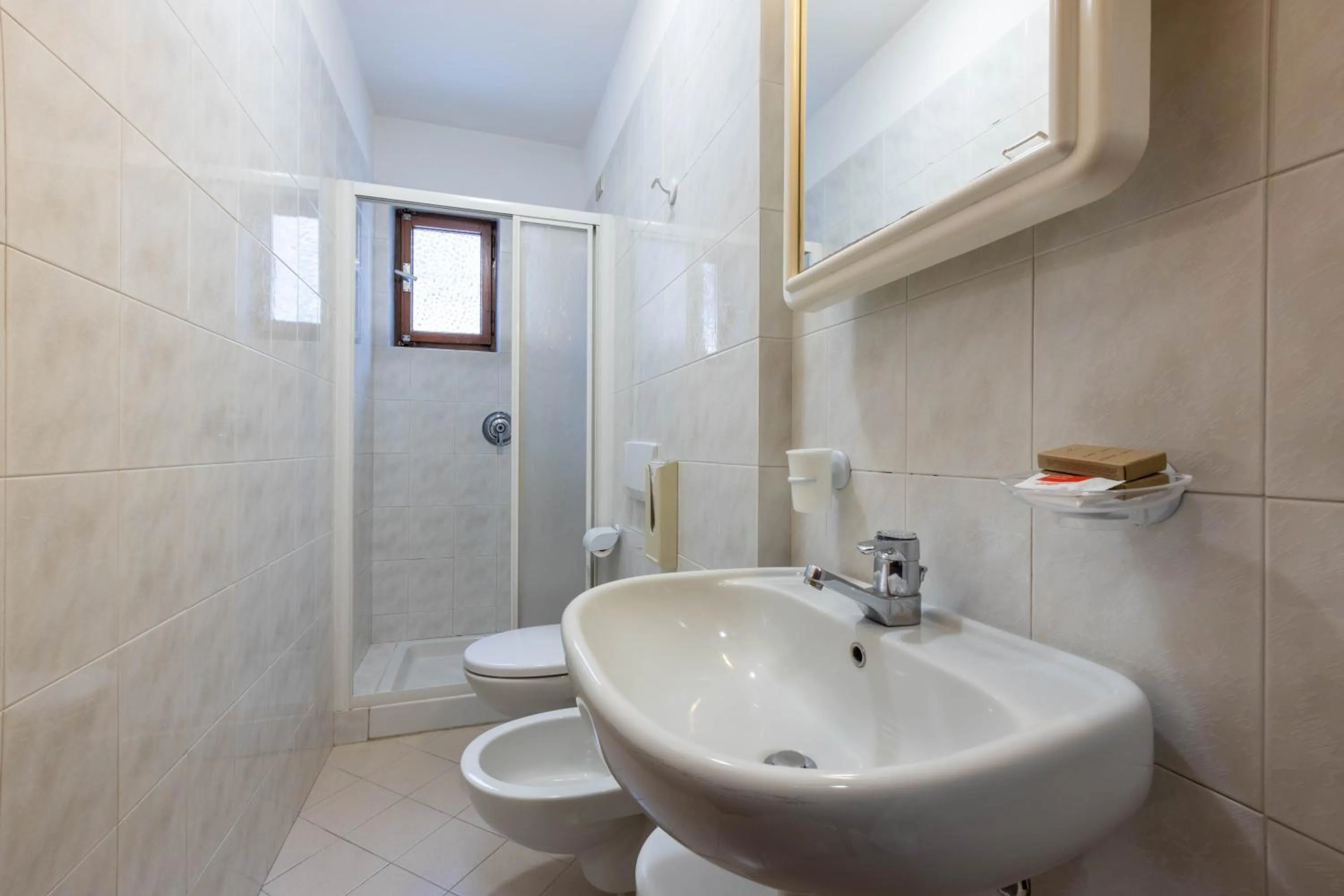 Shower in Hotel Beau Sejour Pré-Saint-Didier