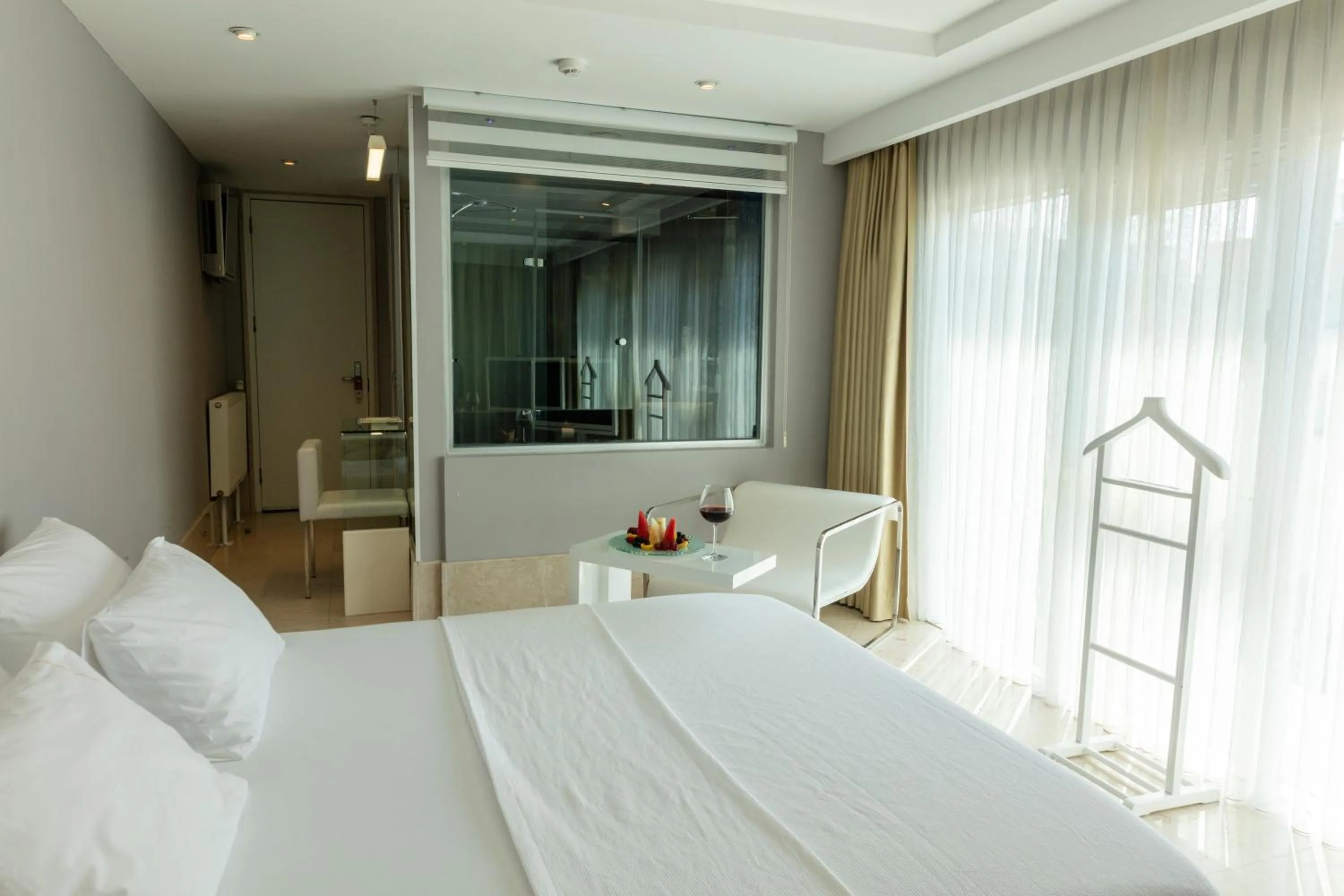 Photo of the whole room, Bed in Venn Boutique Hotel