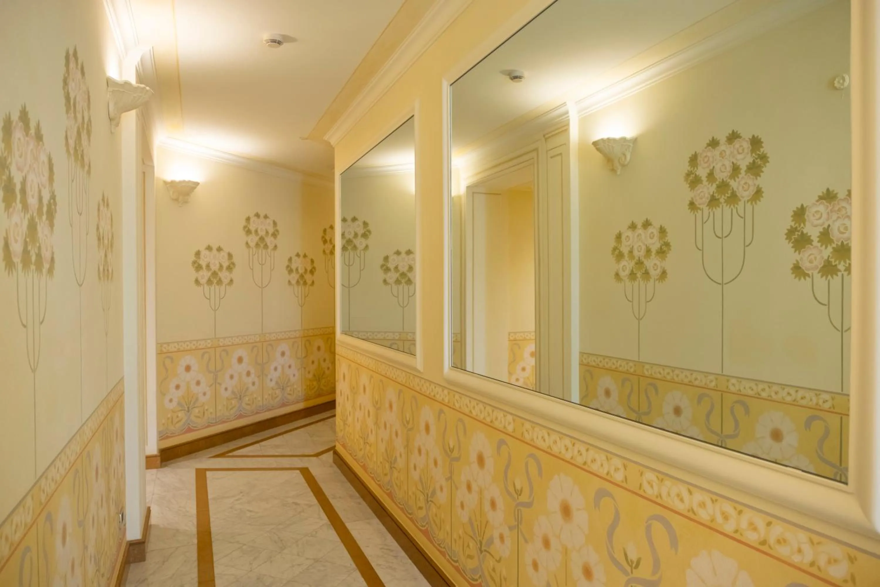 Decorative detail in Suite Hotel Nettuno