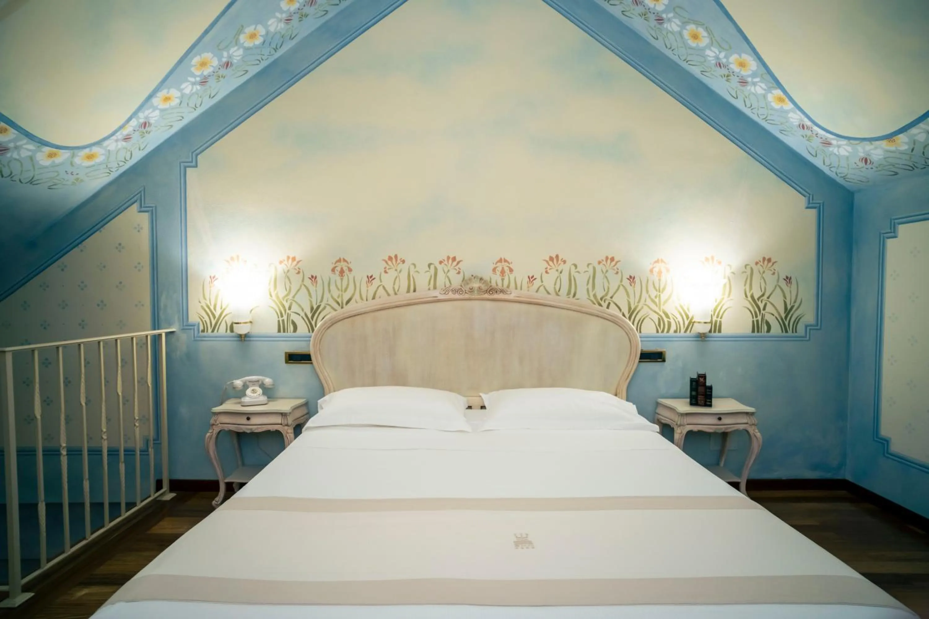 Bedroom, Bed in Suite Hotel Nettuno