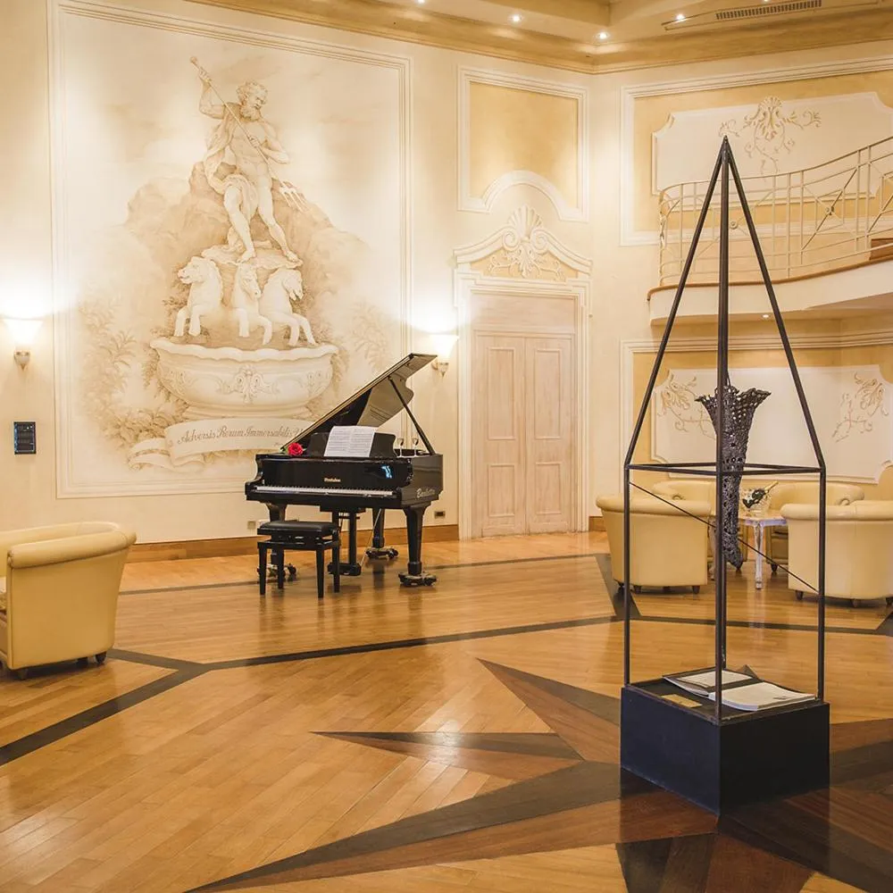 Restaurant/places to eat in Suite Hotel Nettuno