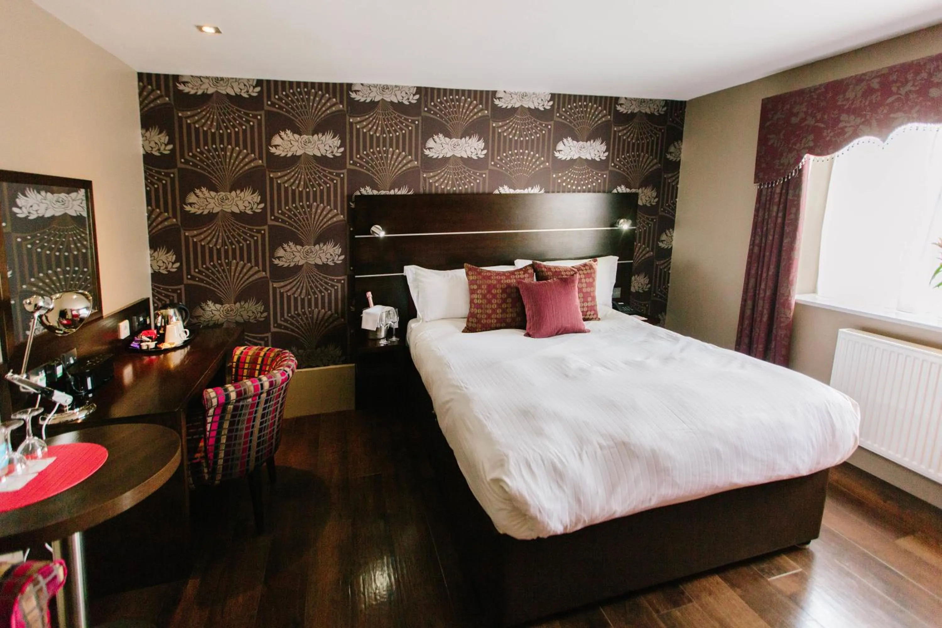 Coffee/tea facilities, Bed in The Ashbourne Hotel