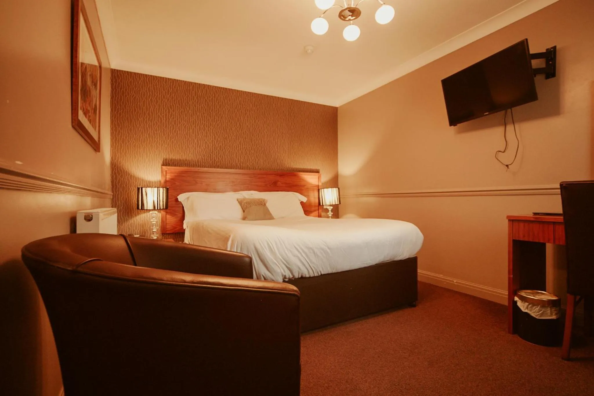 Bed in The Ashbourne Hotel