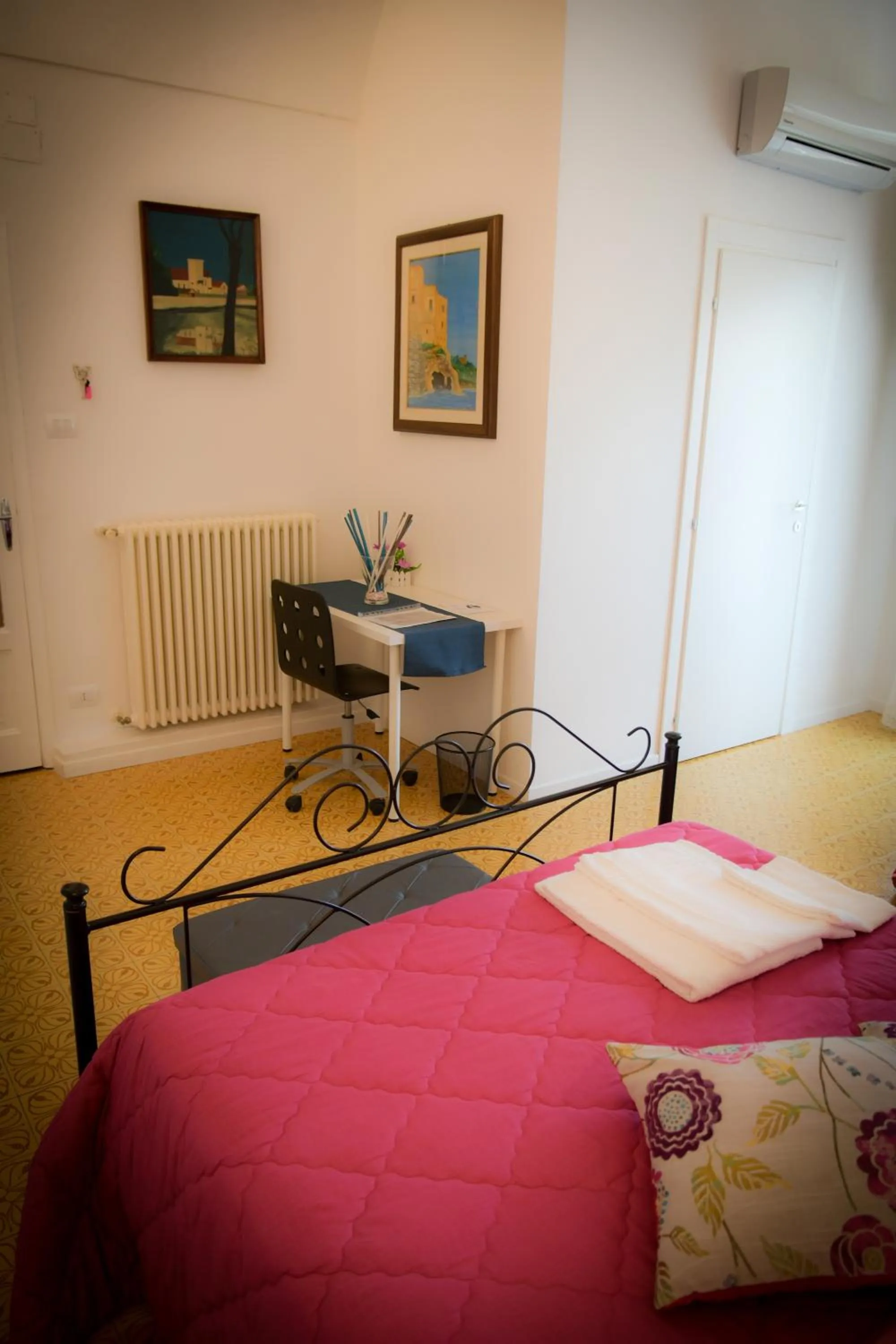 Bed in The Artist's Home Catania Centro