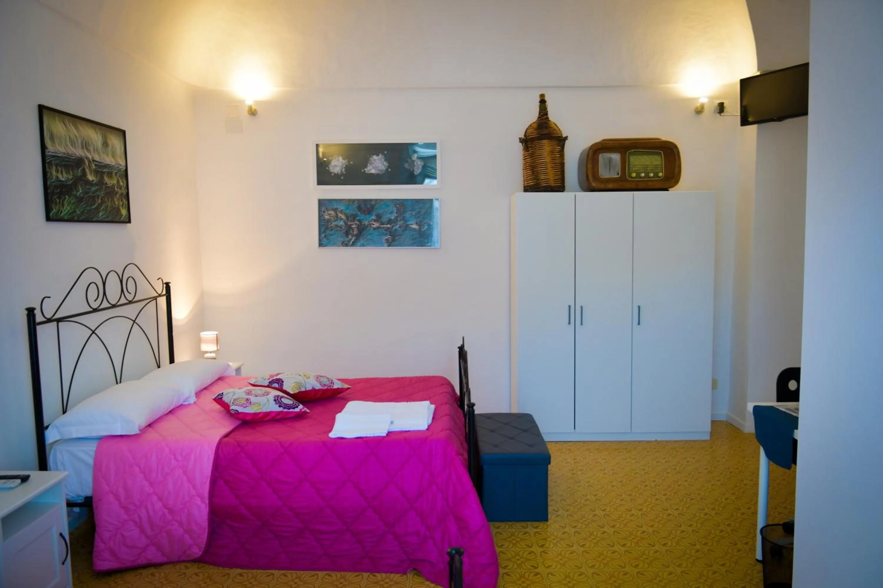 Bed in The Artist's Home Catania Centro