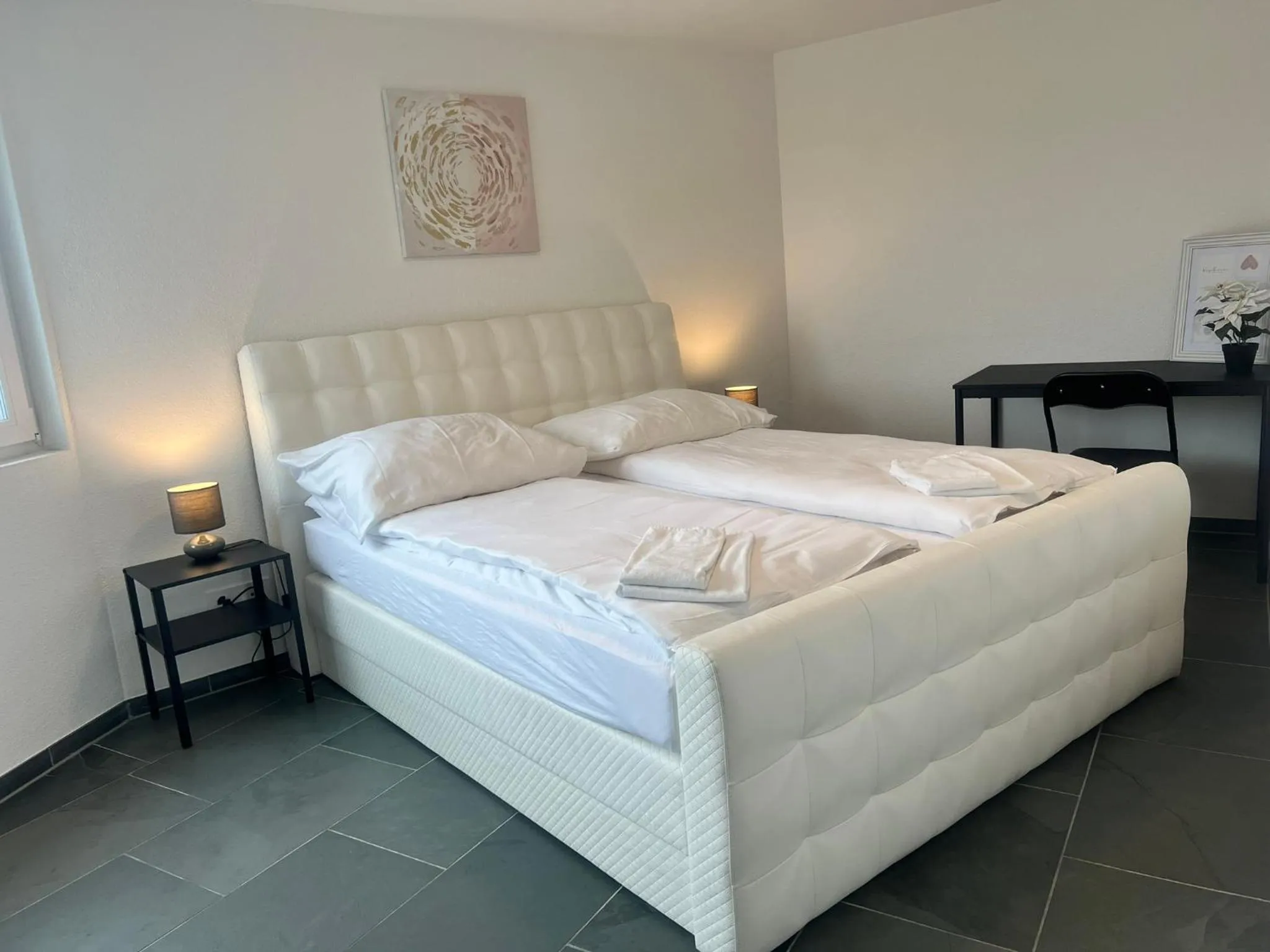 Bedroom, Bed in smartroom Rössli Hunzenschwil