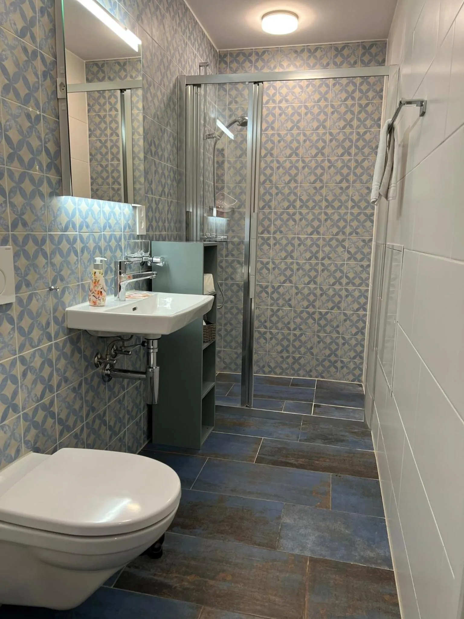 Bathroom in smartroom Rössli Hunzenschwil