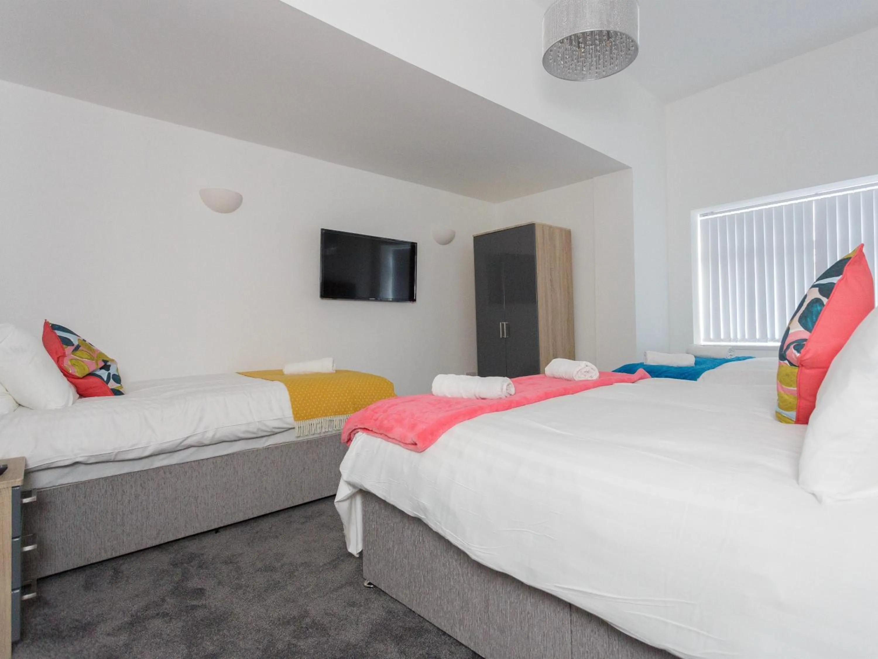 Bedroom, Bed in Live in Leeds Greenhill Bungalows