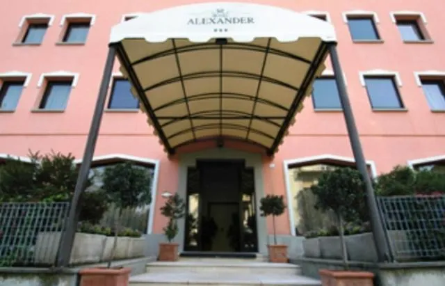 Facade/entrance in Hotel Alexander