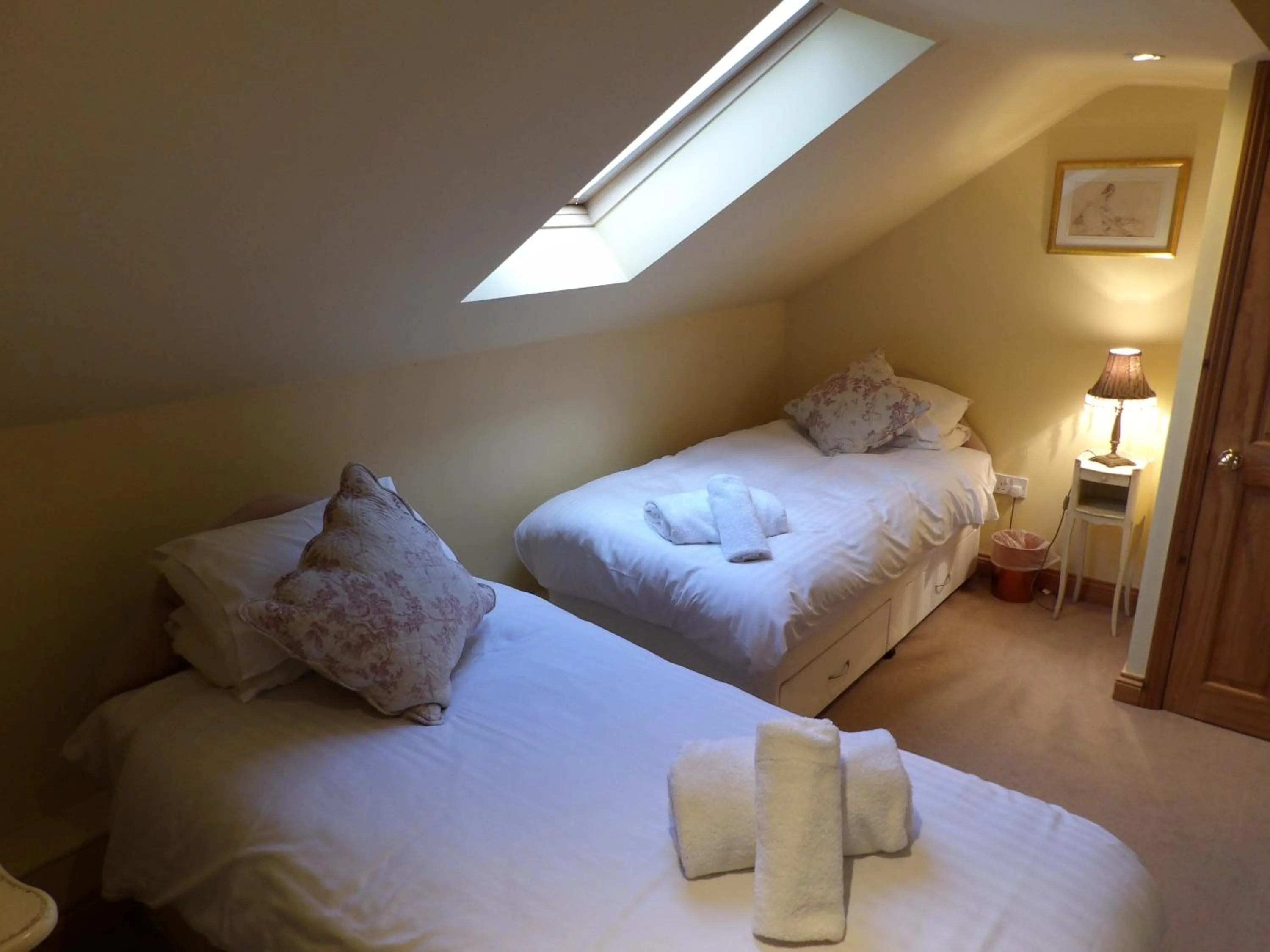 Bedroom, Bed in Broccoli Bottom