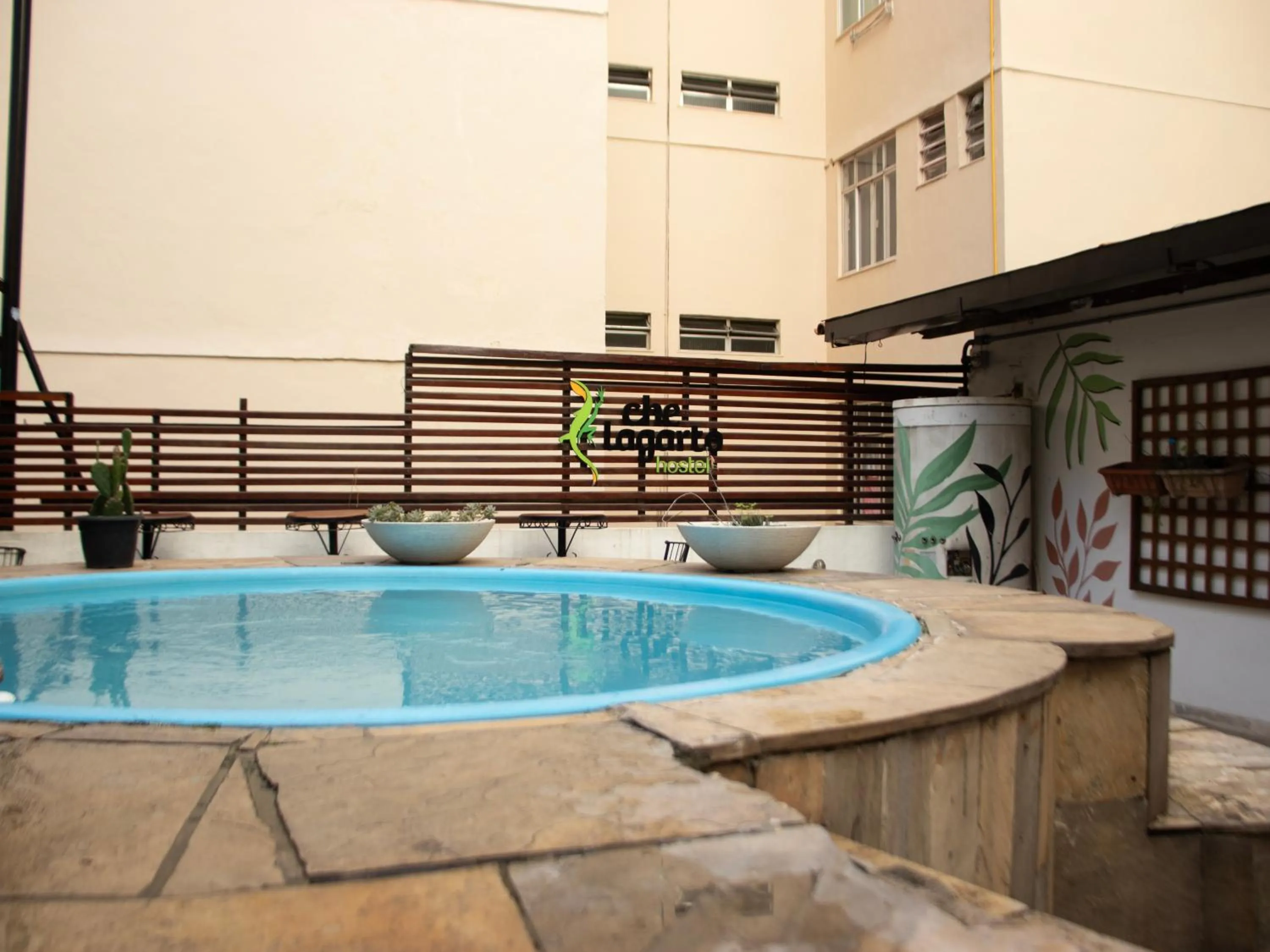 Swimming pool in Che Lagarto Hostel Copacabana