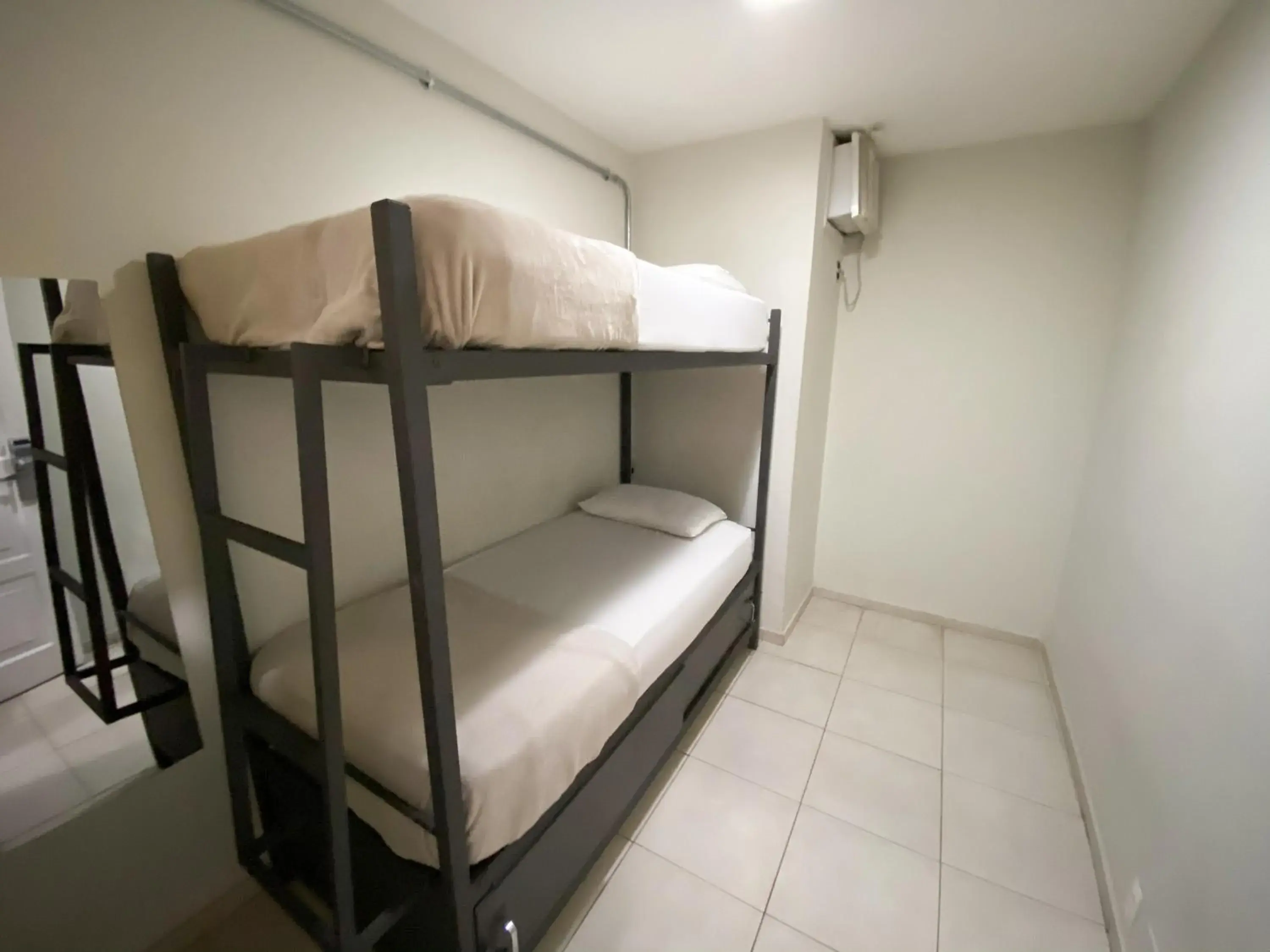 Double Room in Che Lagarto Hostel Copacabana Double Room in Che Lagarto Hostel Copacabana