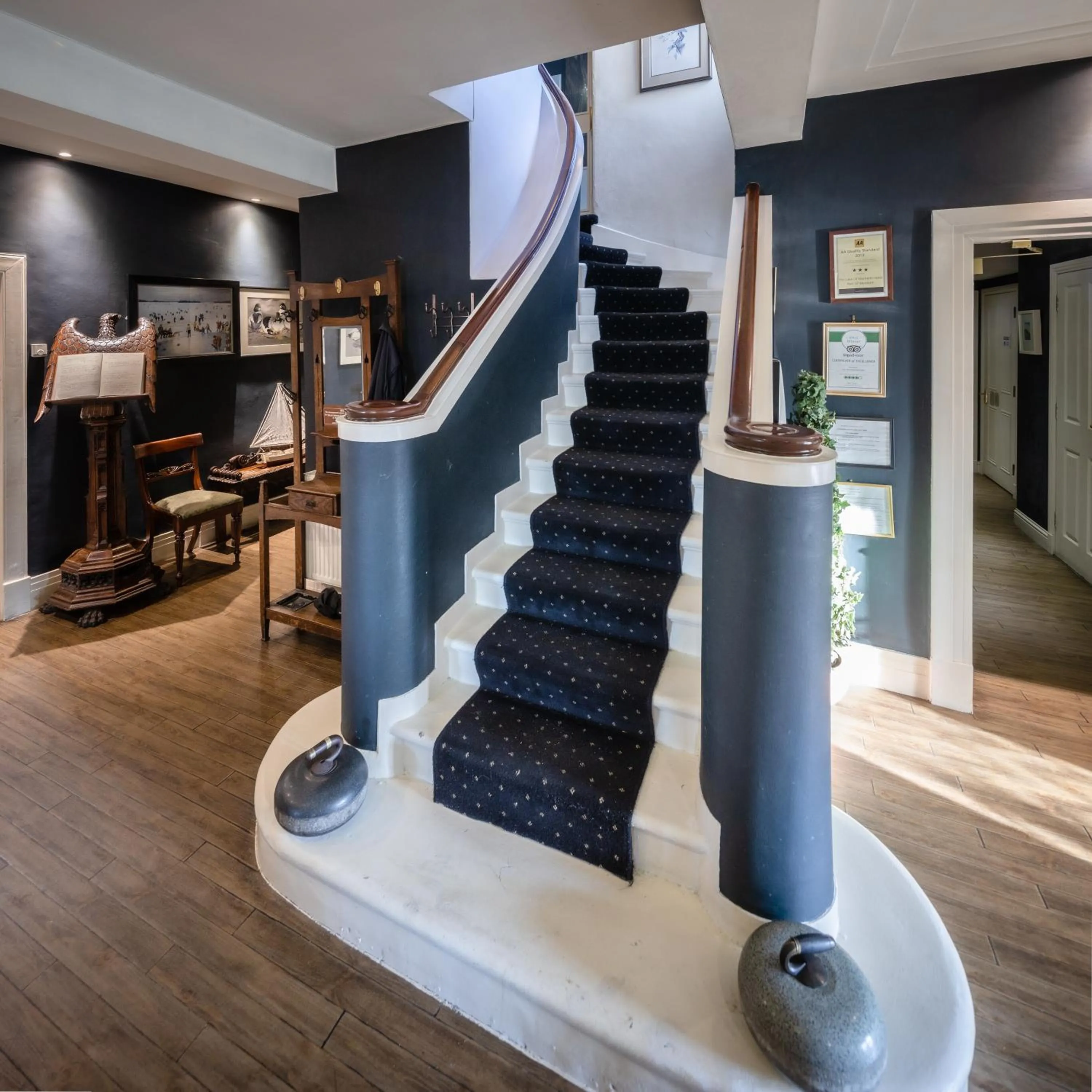 Property building in Karma Lake Of Menteith Hotel