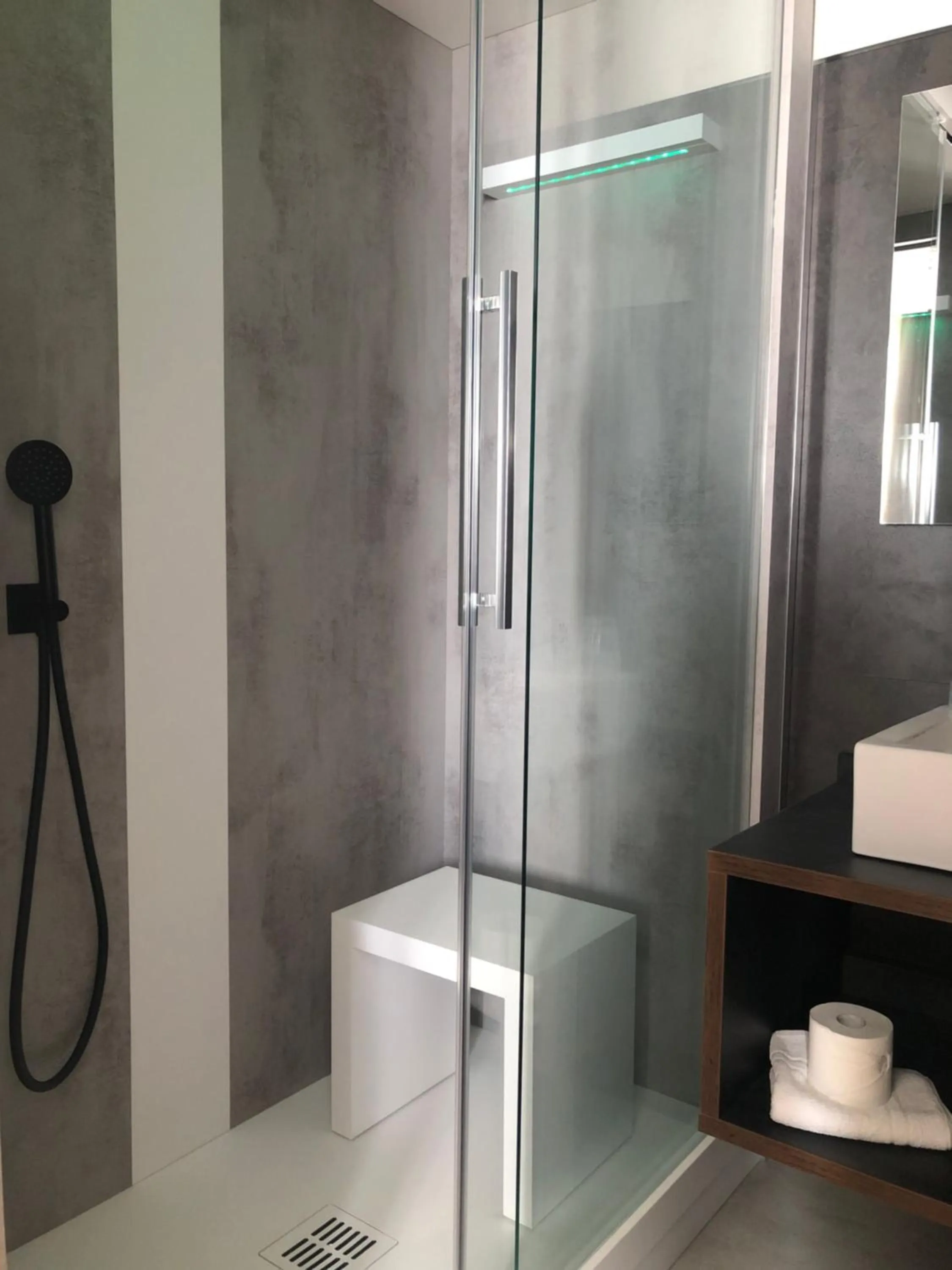 Shower in Villa Regina