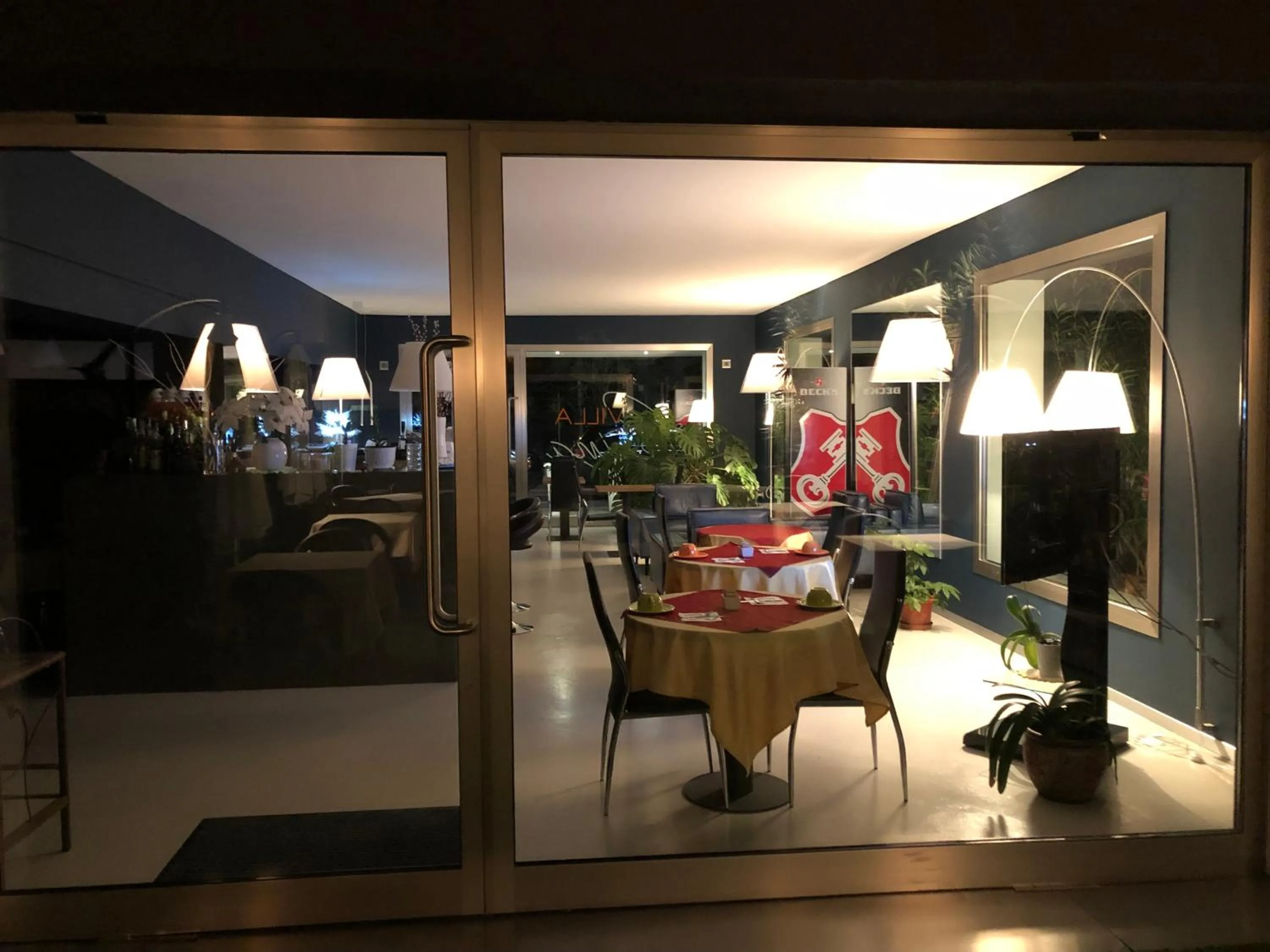 Facade/entrance in Villa Regina