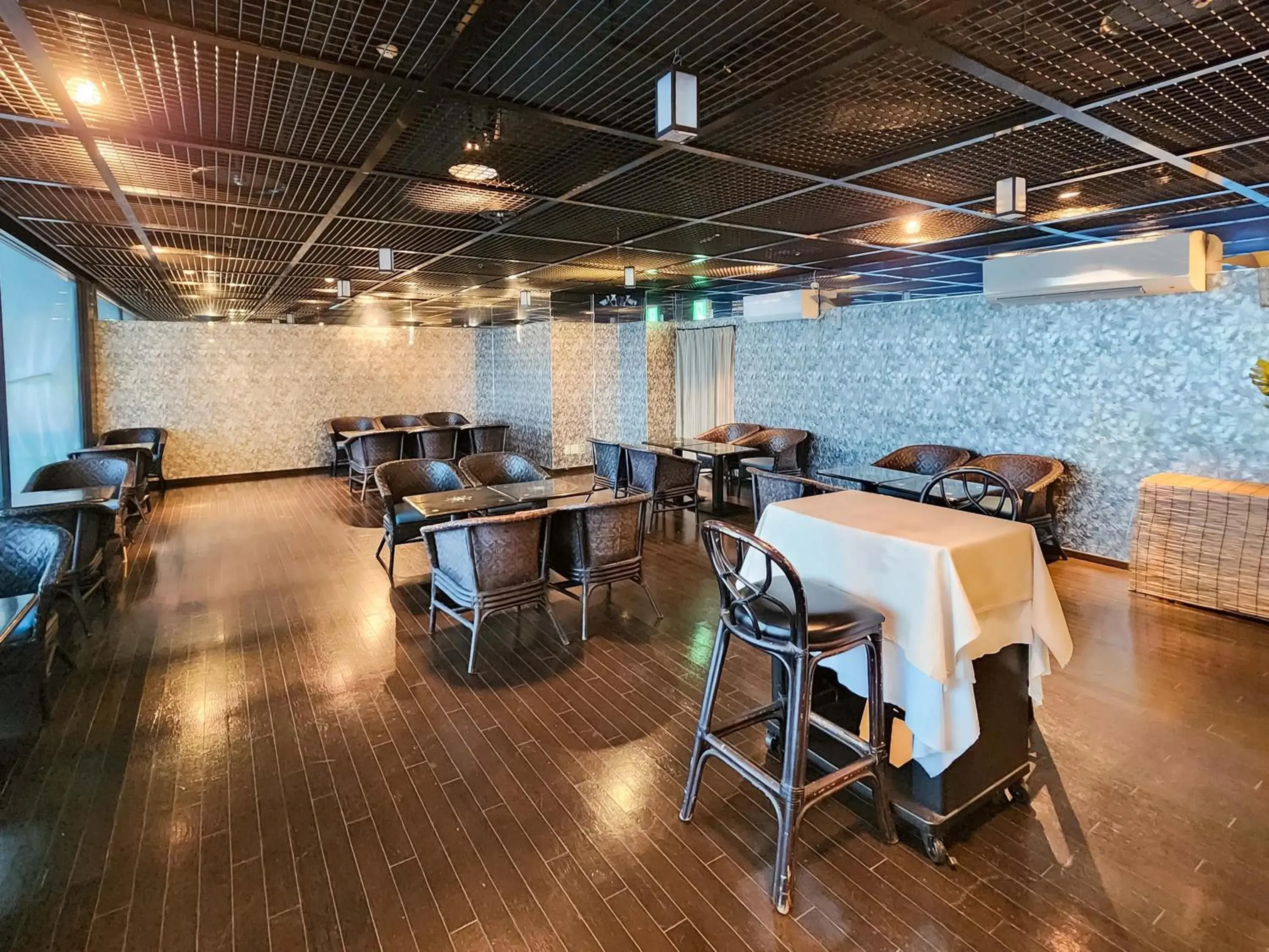 Lounge or bar in Hotel Cetus Royal Lounge or bar in Hotel Cetus Royal