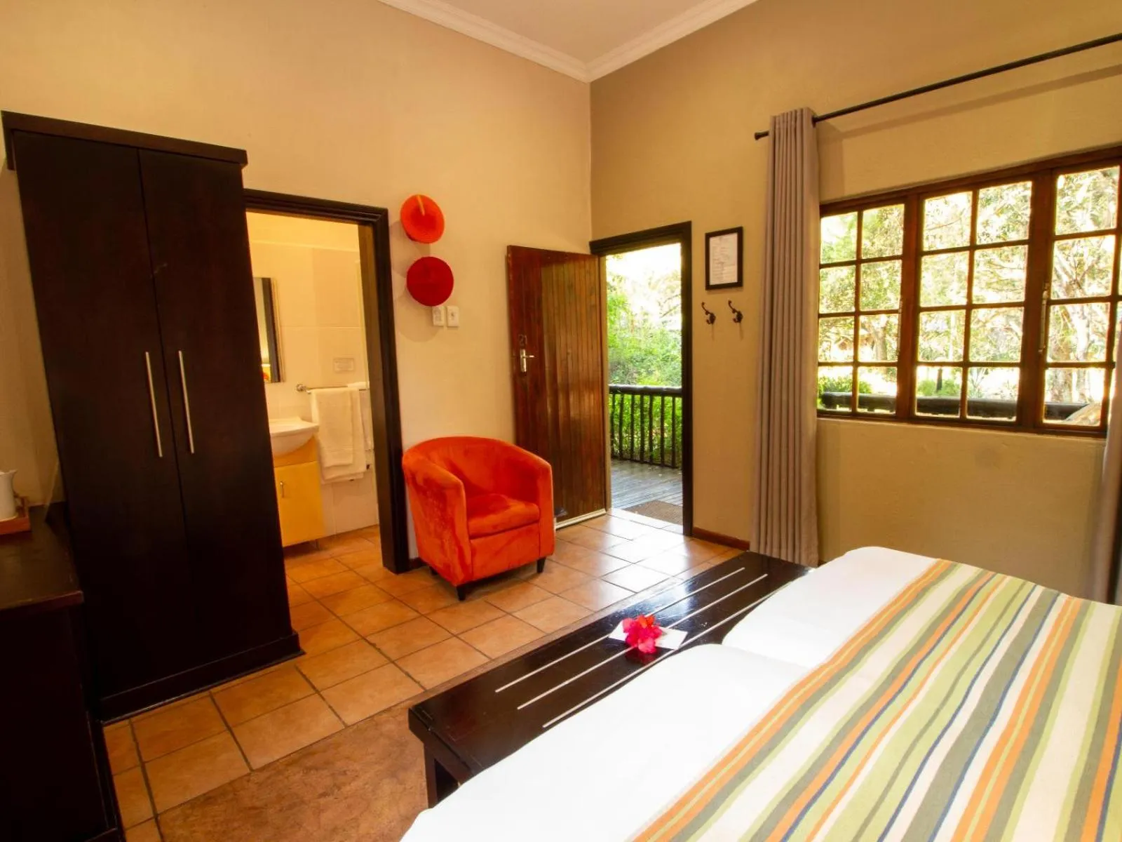 Seating area, Bed in Emdoneni Lodge with Zululand Cat Conservation Project