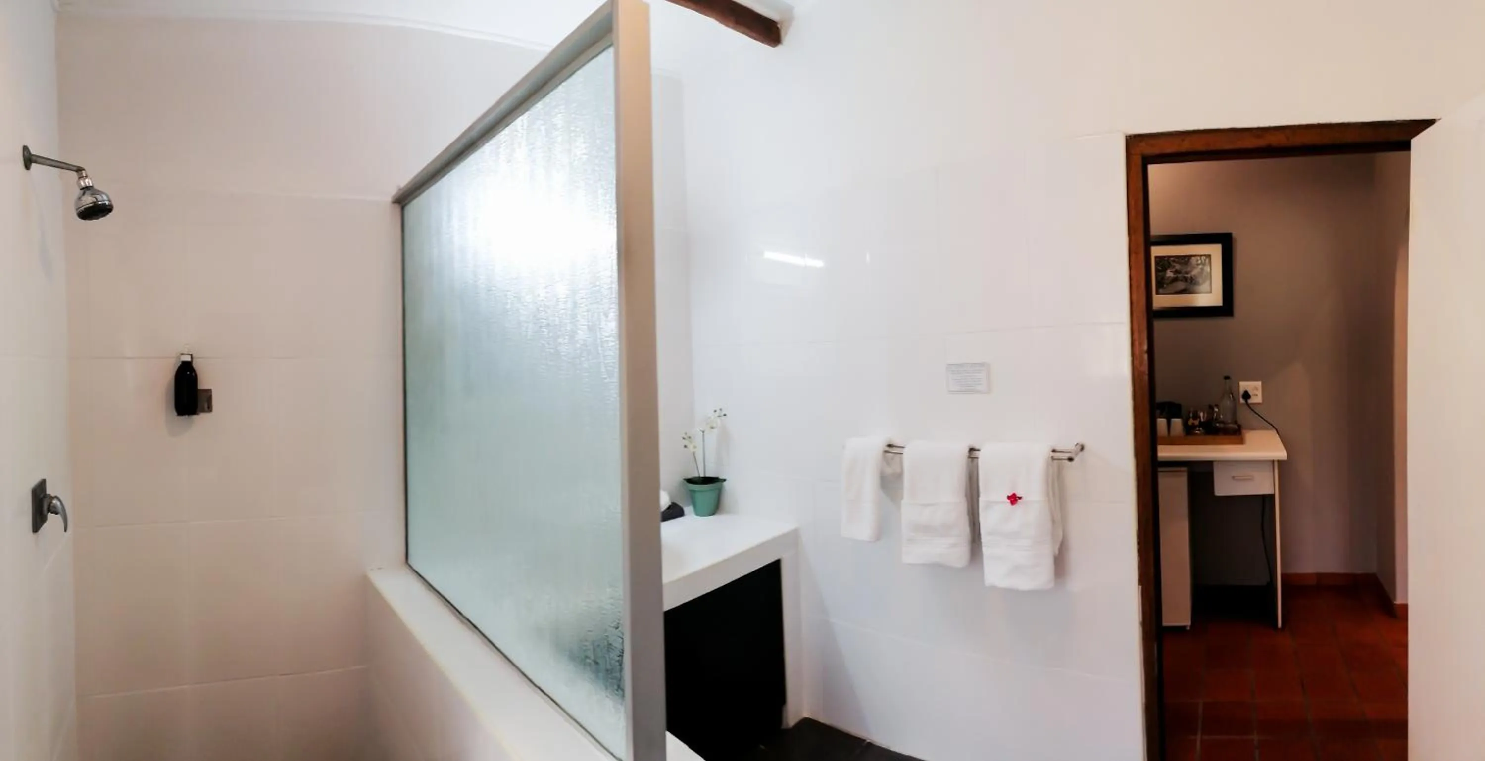 Shower in Emdoneni Lodge with Zululand Cat Conservation Project