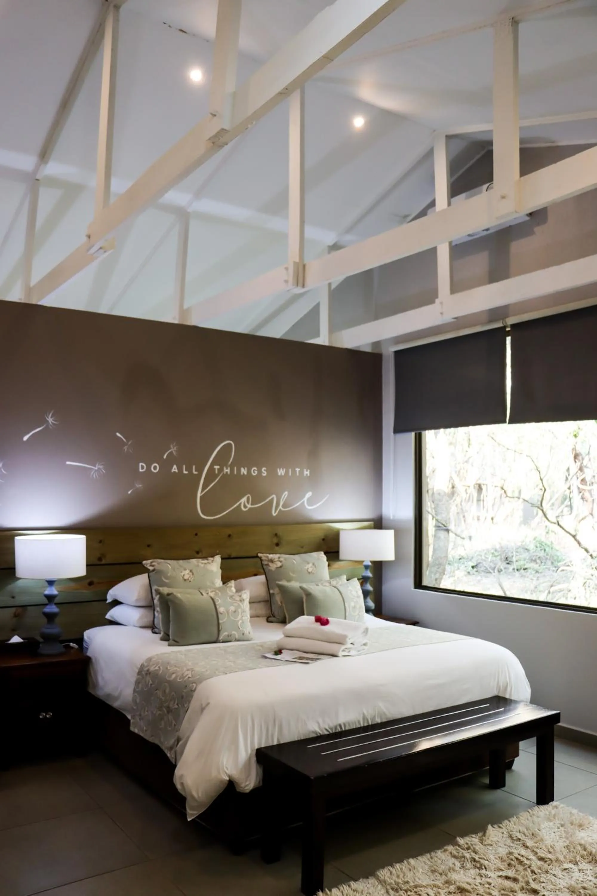 Bed in Emdoneni Lodge with Zululand Cat Conservation Project