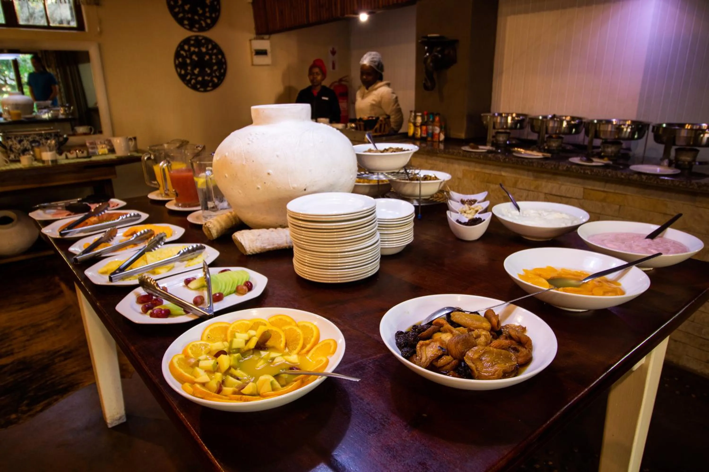 Buffet breakfast in Emdoneni Lodge with Zululand Cat Conservation Project