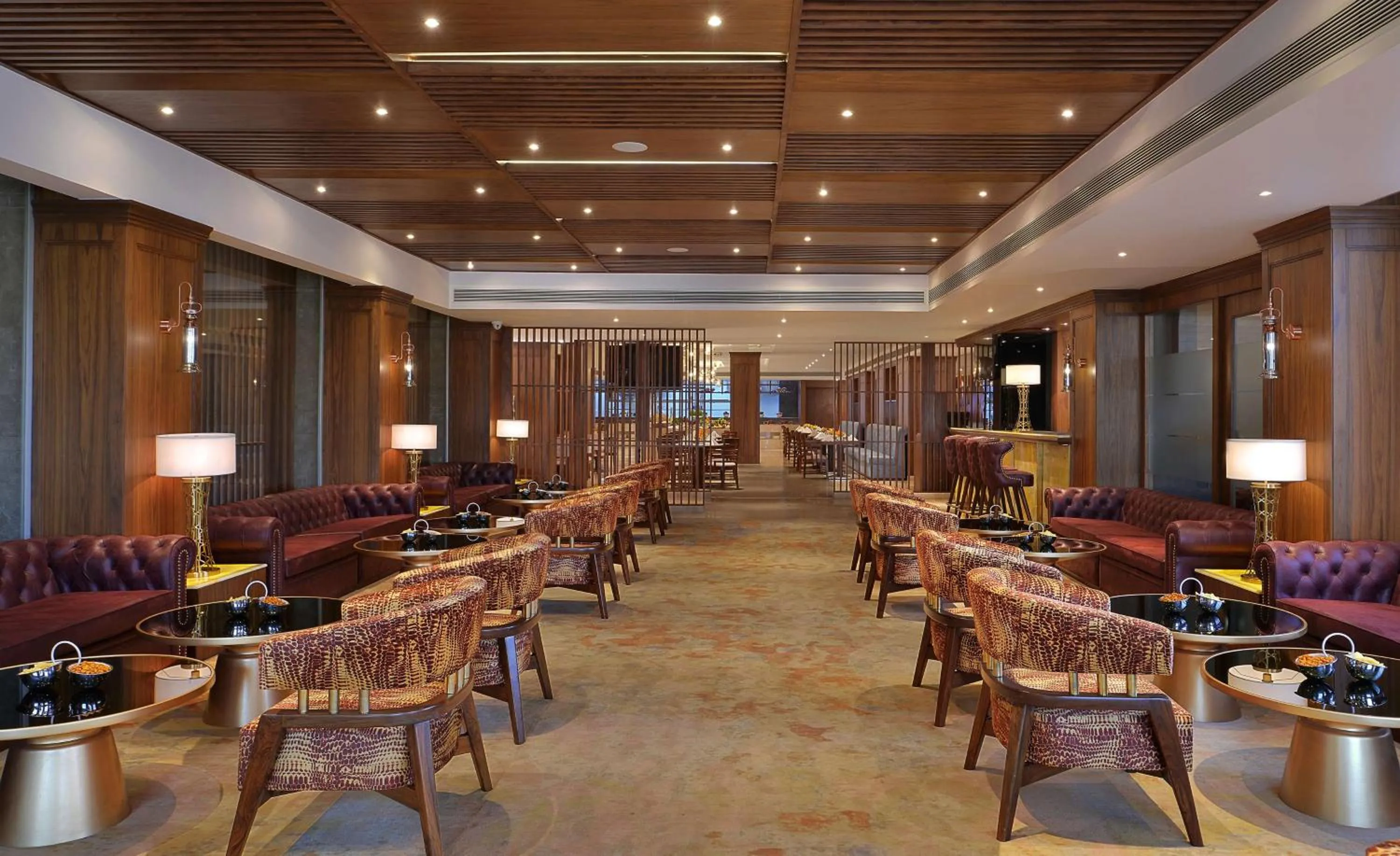 Lounge or bar in Radisson Chandigarh Zirakpur
