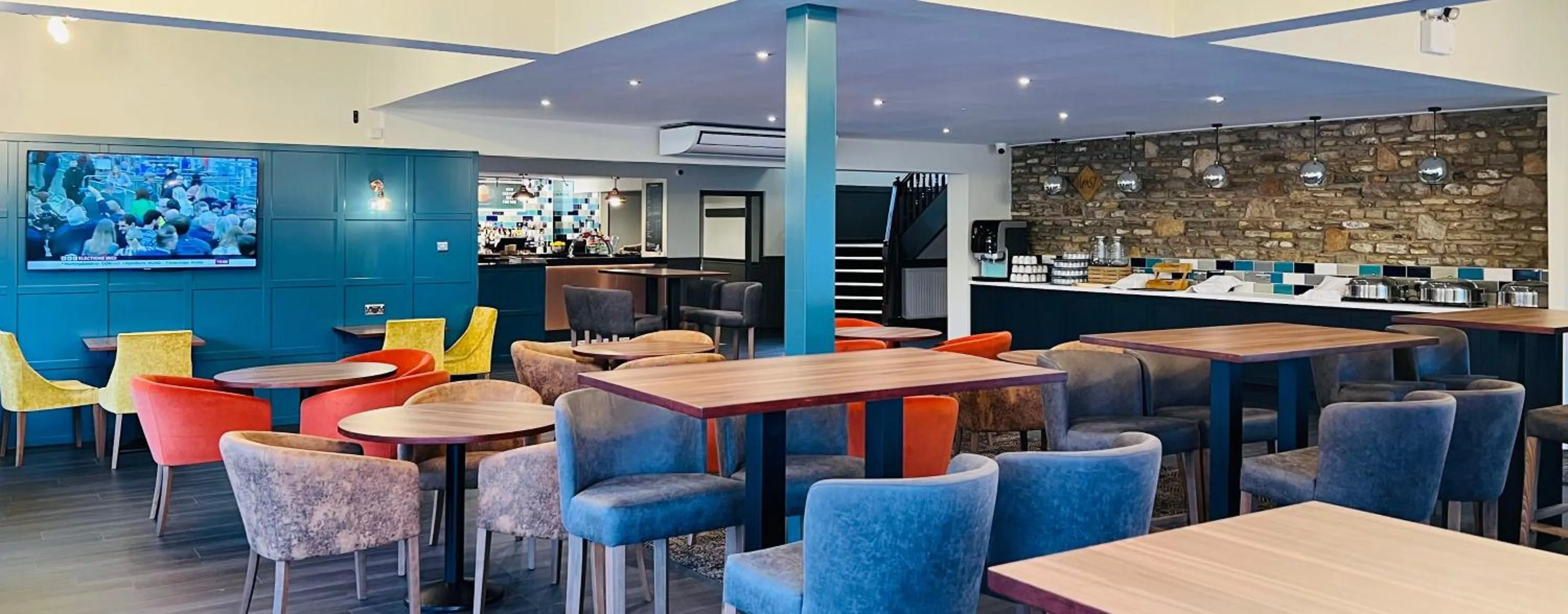 Restaurant/places to eat in Almondsbury Interchange Hotel