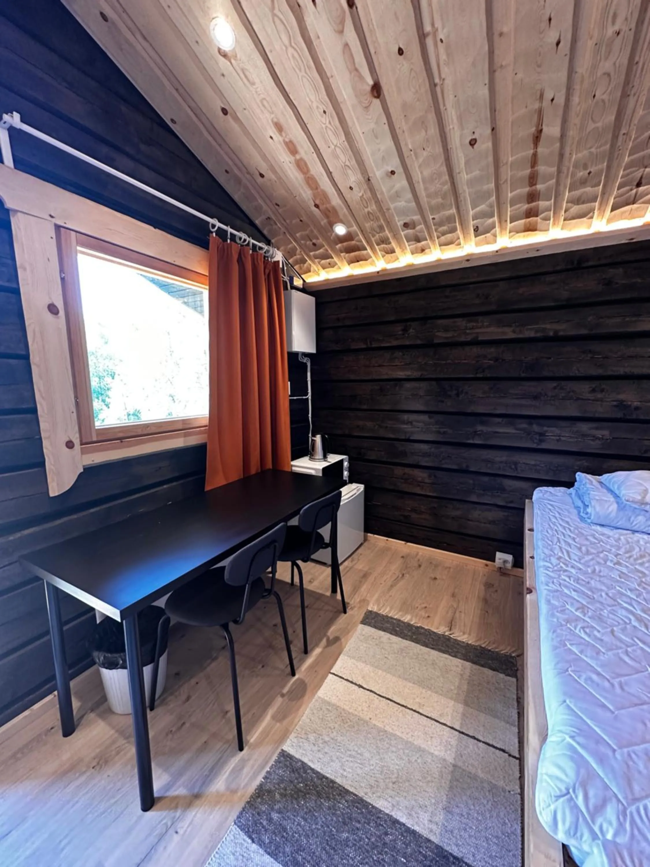 Photo of the whole room, Bed in Ivalo River Camping