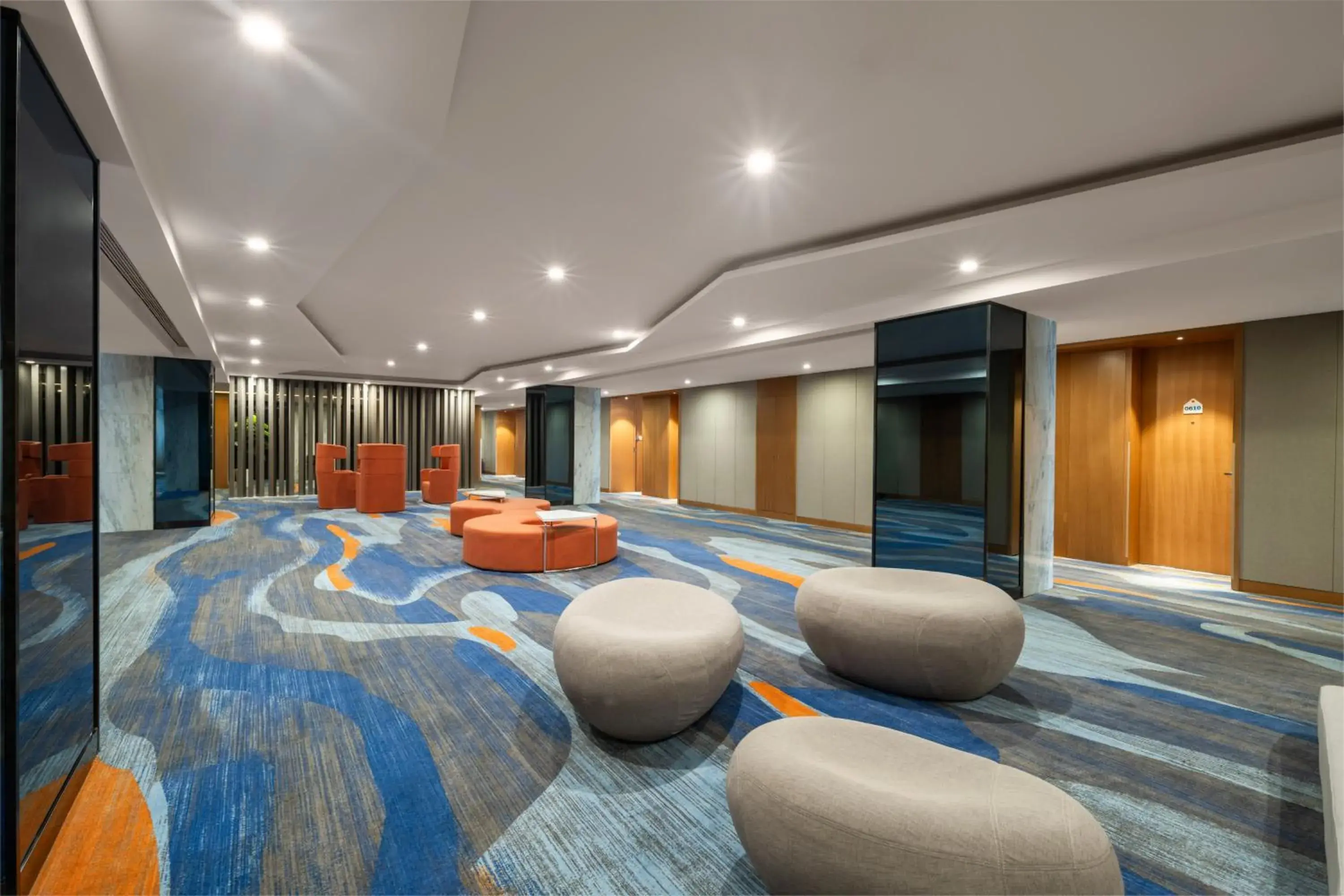 Lobby or reception in Holiday Inn Express Zhengzhou Zhengdong by IHG Lobby or reception in Holiday Inn Express Zhengzhou Zhengdong by IHG