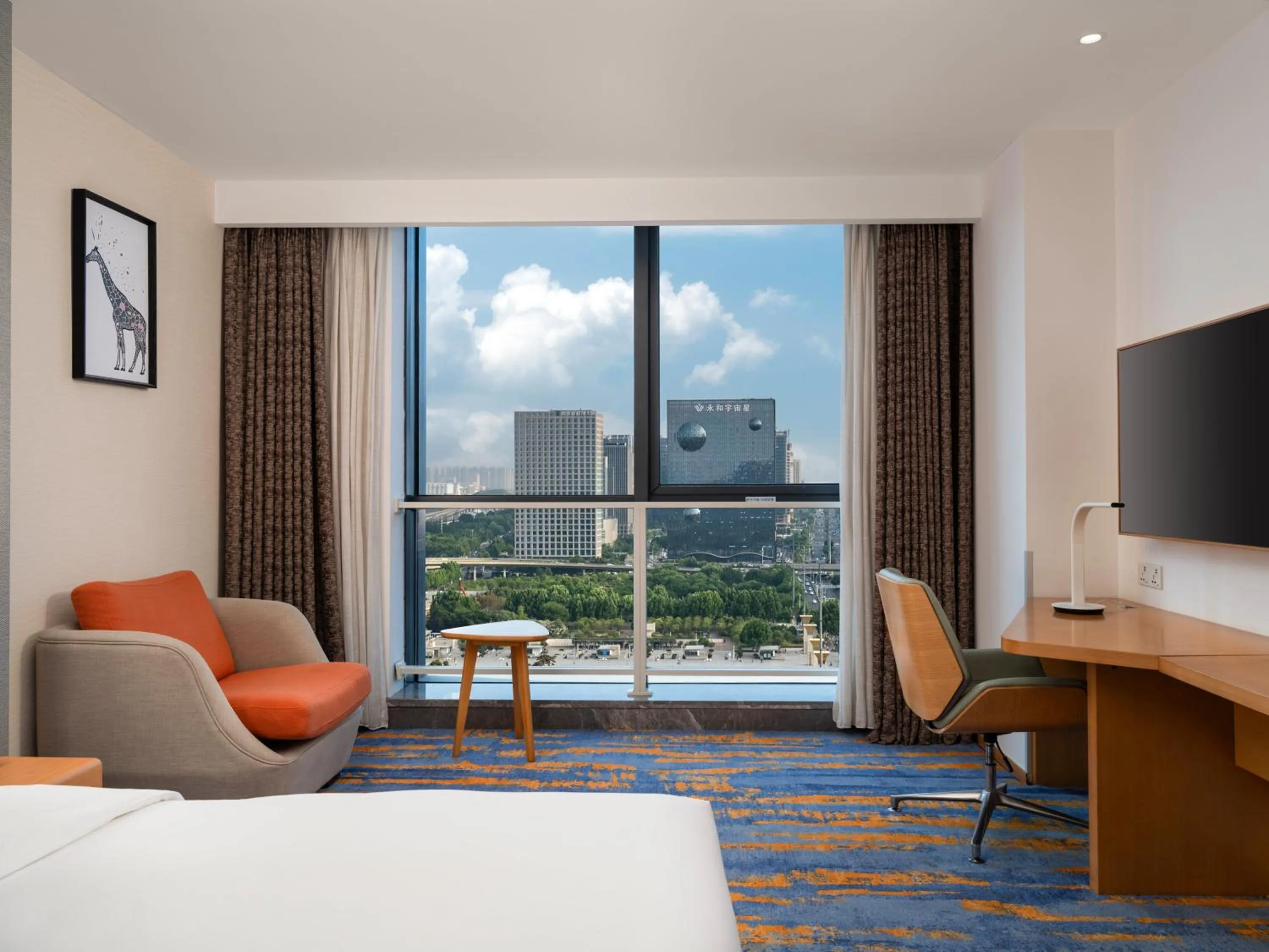 Photo of the whole room, Bed in Holiday Inn Express Zhengzhou Zhengdong by IHG