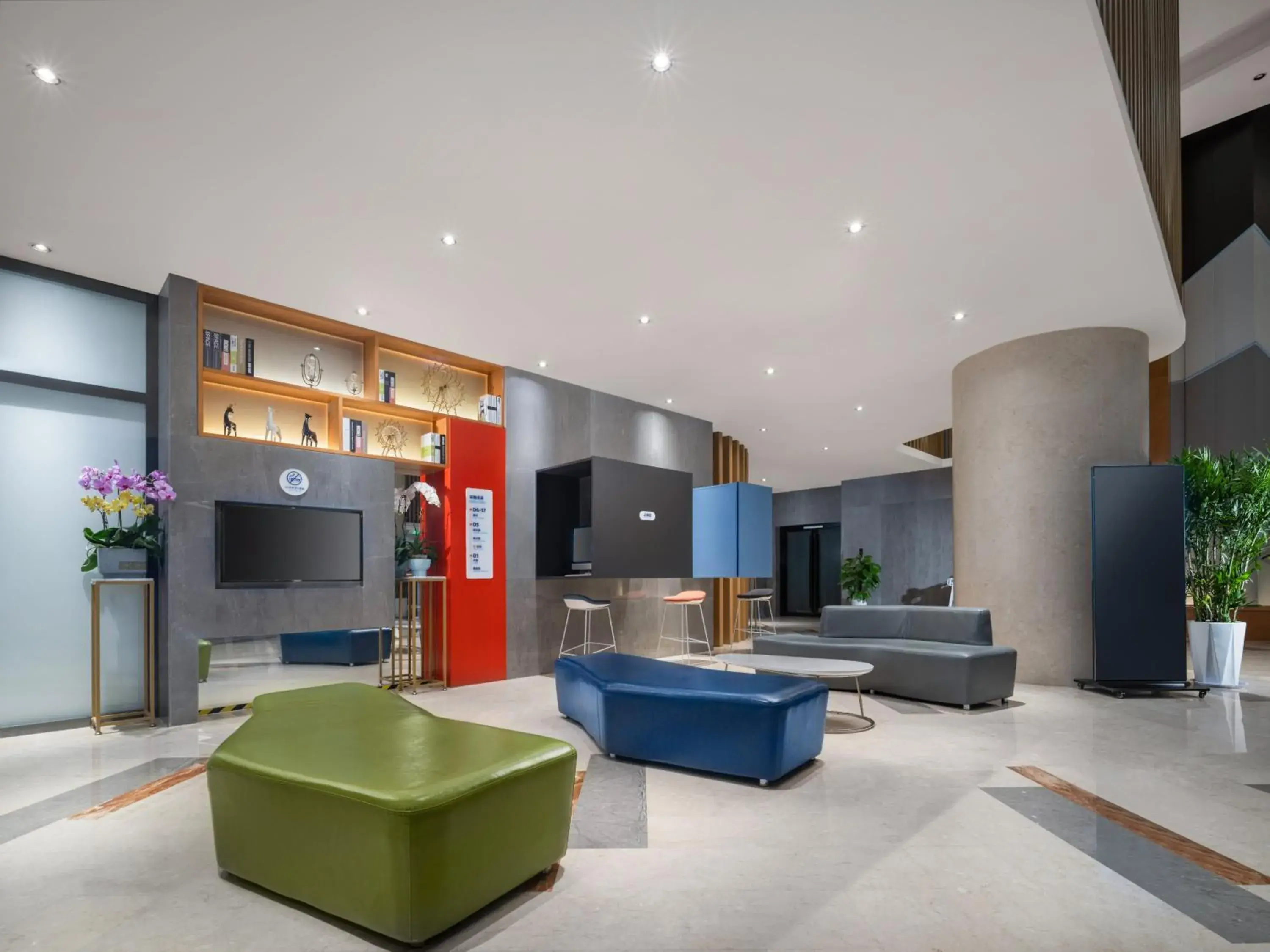 Property building in Holiday Inn Express Zhengzhou Zhengdong by IHG Property building in Holiday Inn Express Zhengzhou Zhengdong by IHG