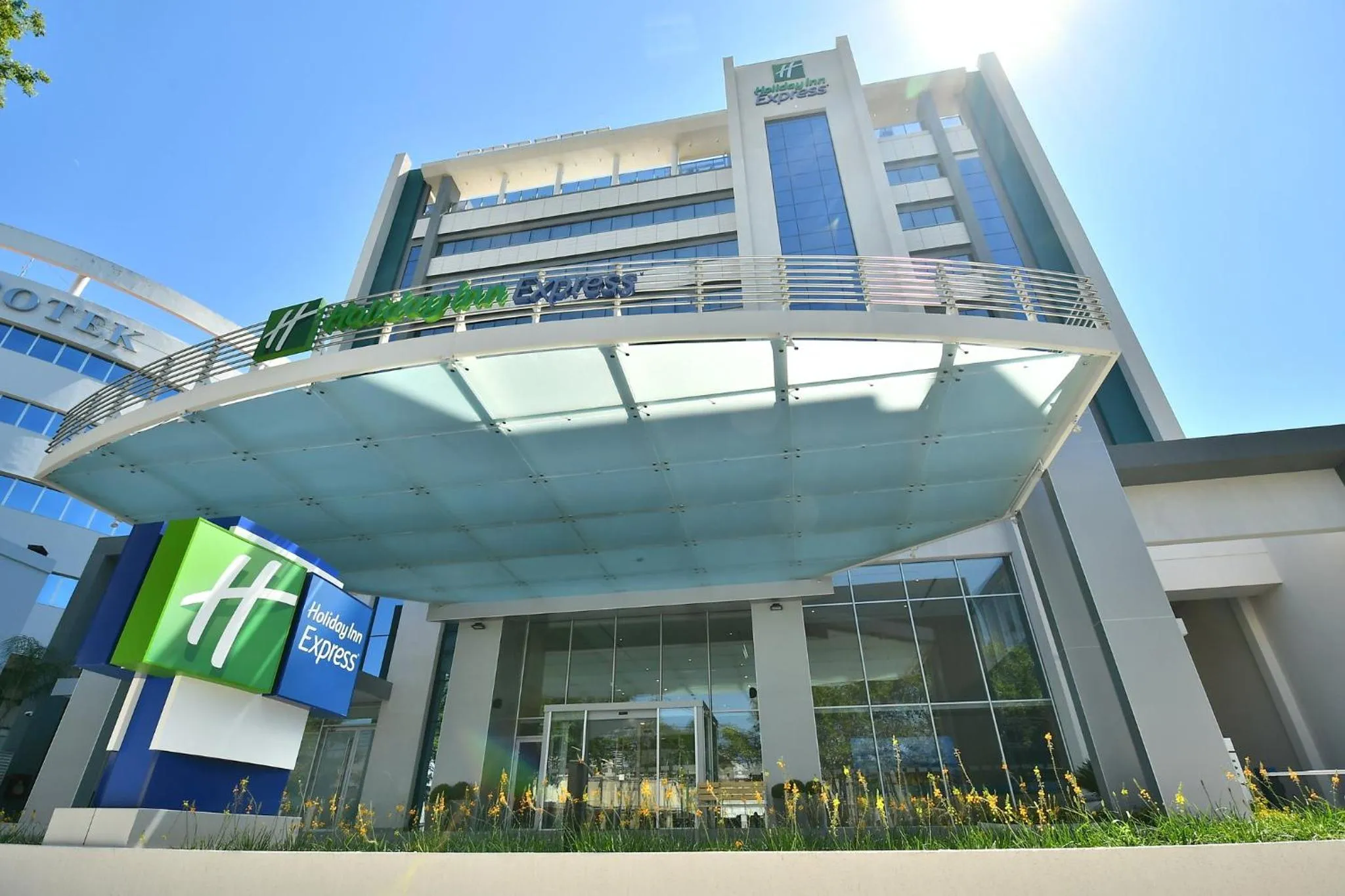 Property building in Holiday Inn Express Asuncion Aviadores by IHG