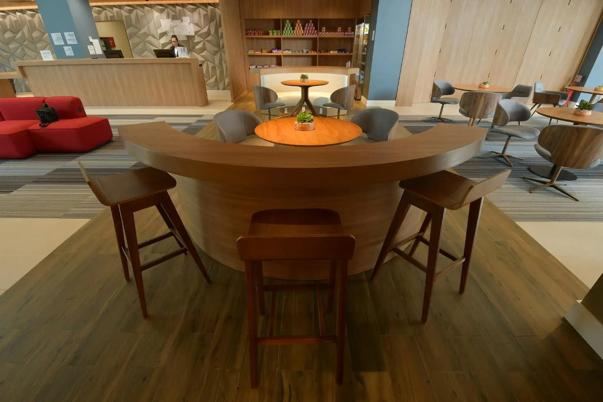 Property building in Holiday Inn Express Asuncion Aviadores by IHG Property building in Holiday Inn Express Asuncion Aviadores by IHG