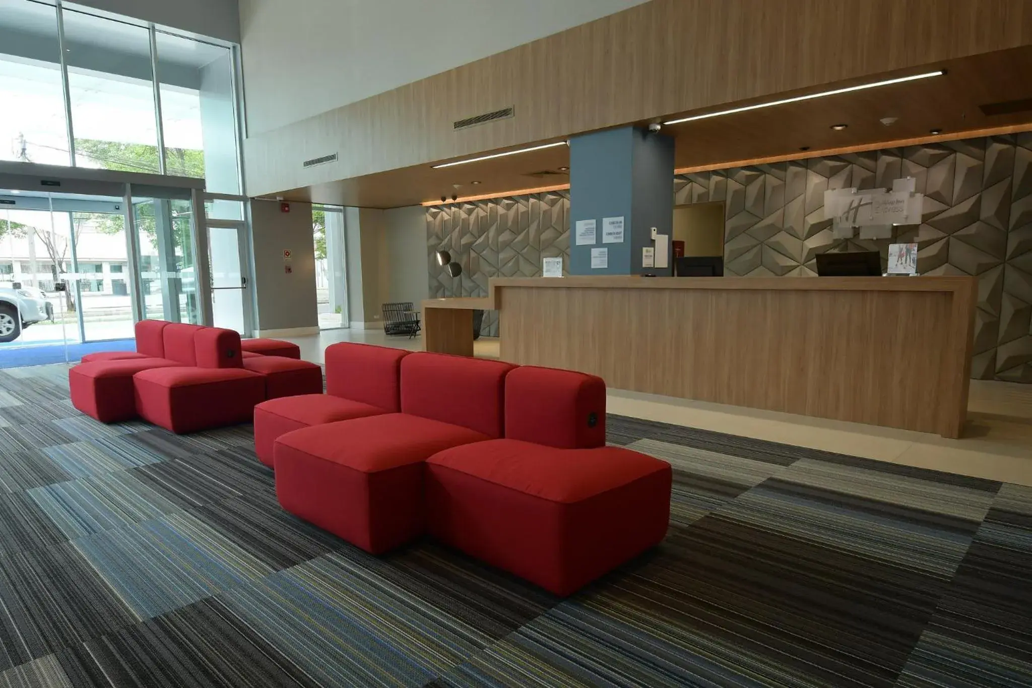 Property building in Holiday Inn Express Asuncion Aviadores by IHG Property building in Holiday Inn Express Asuncion Aviadores by IHG