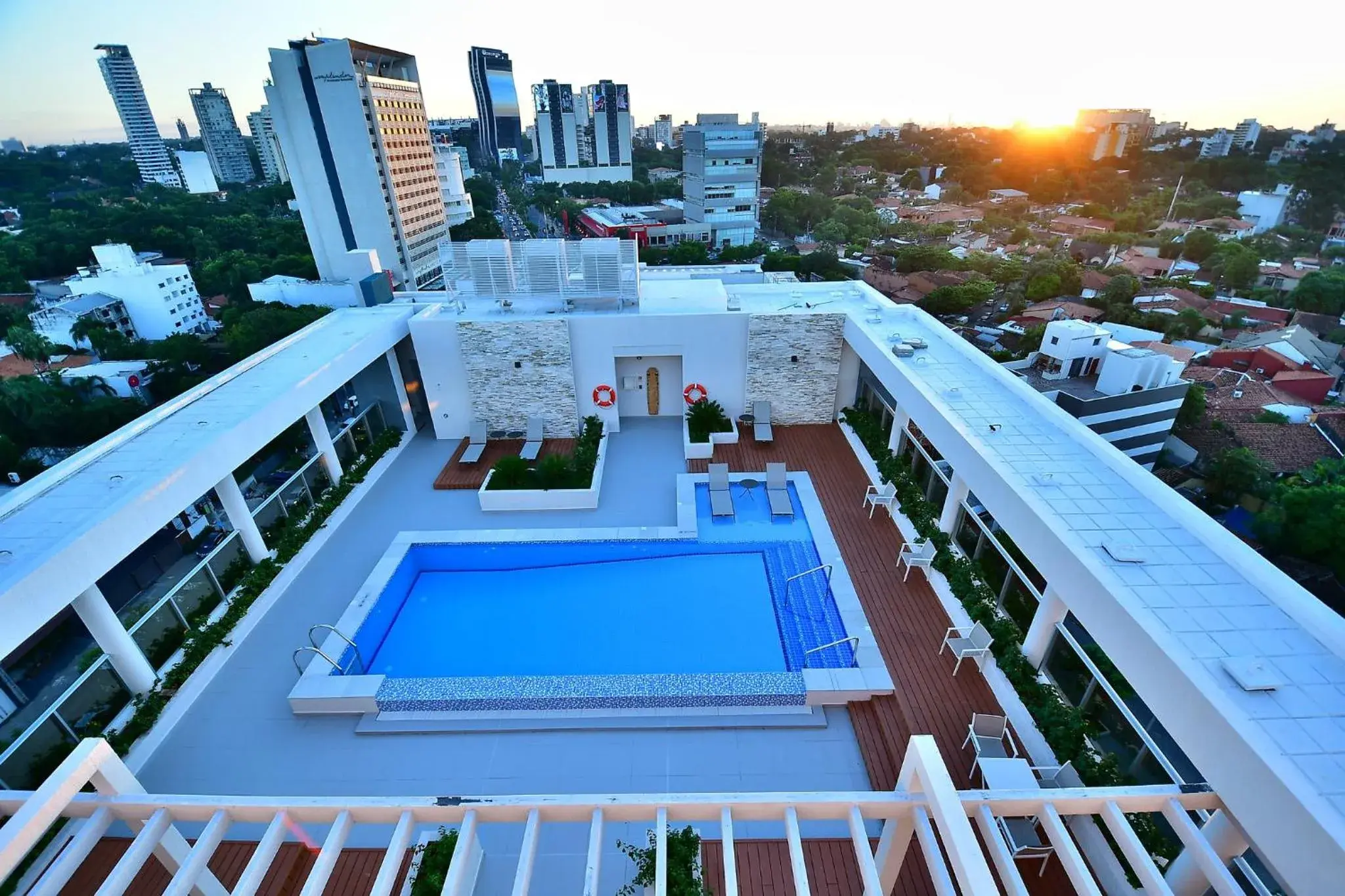 Swimming pool in Holiday Inn Express Asuncion Aviadores by IHG Swimming pool in Holiday Inn Express Asuncion Aviadores by IHG